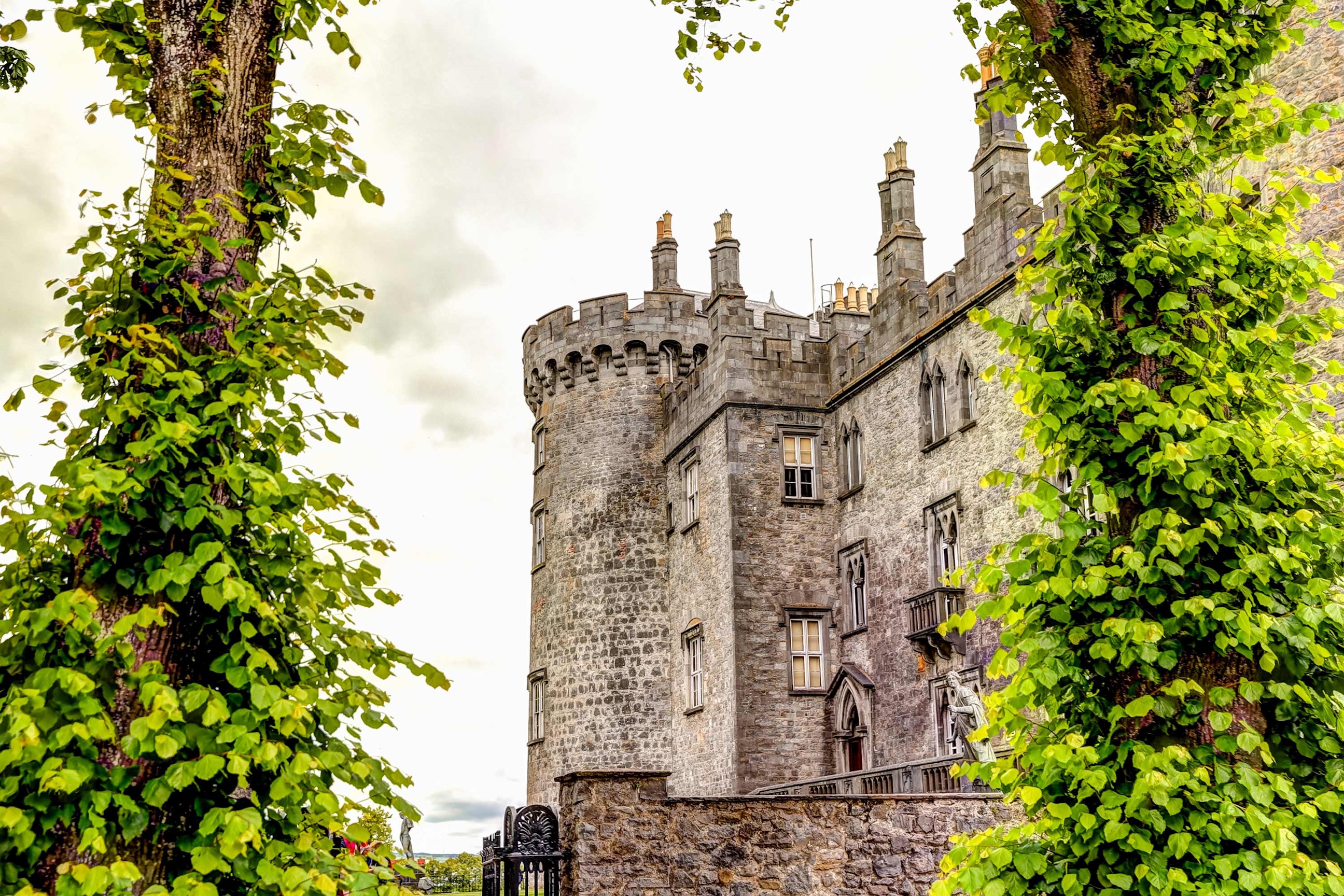 kilkenny-castle-kilkenny-ireland.jpg