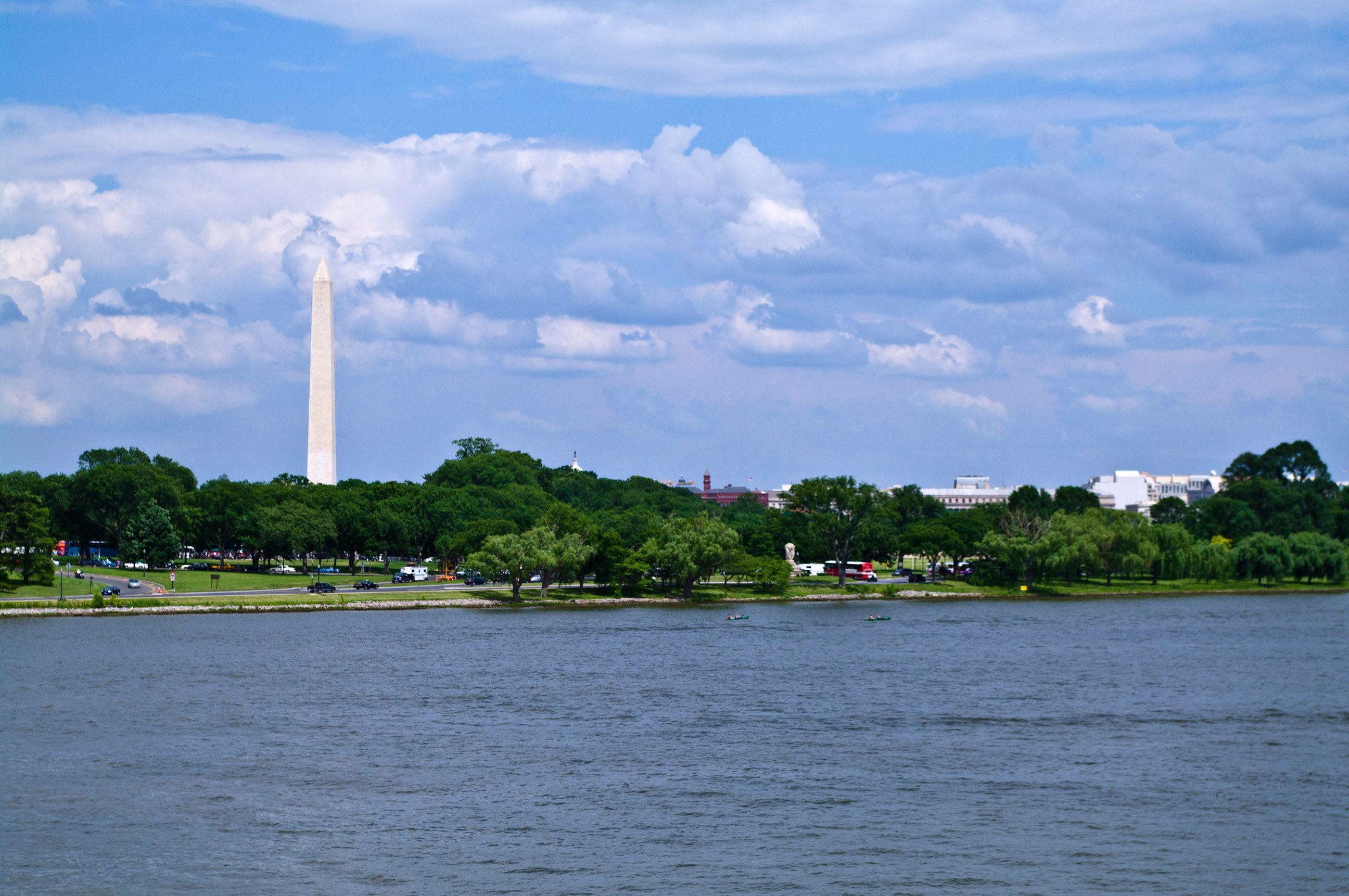 looking-across-the-potomac-river-washington-dc-usa.jpg
