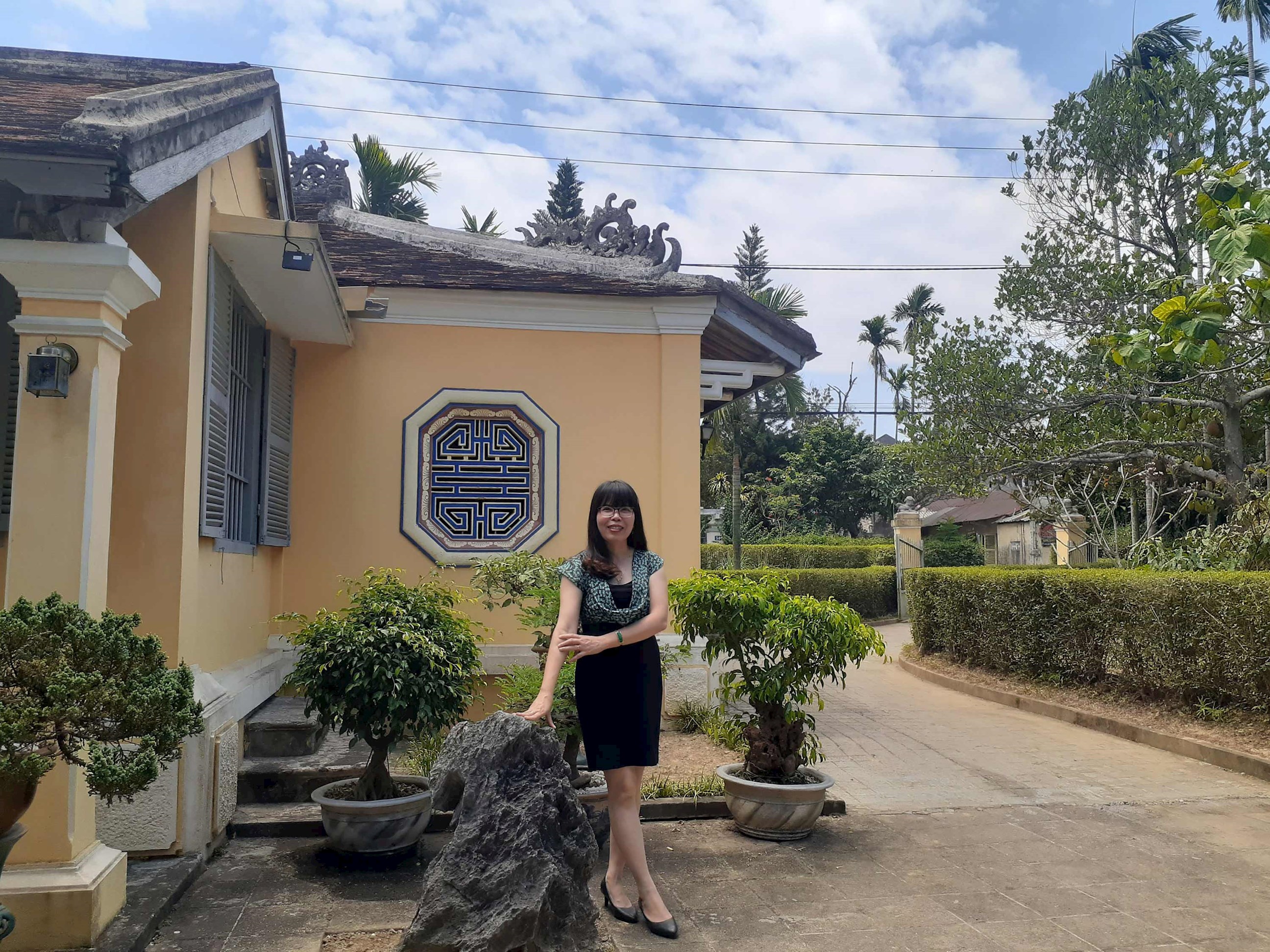 Lunch at garden houses of Hue with a local family