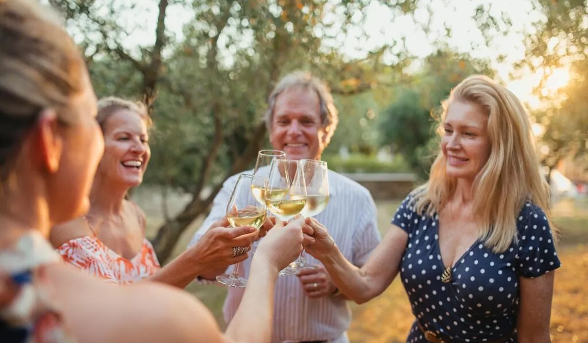 imgi_25_medium-experiencing-italian-wines-1071395484.jpg