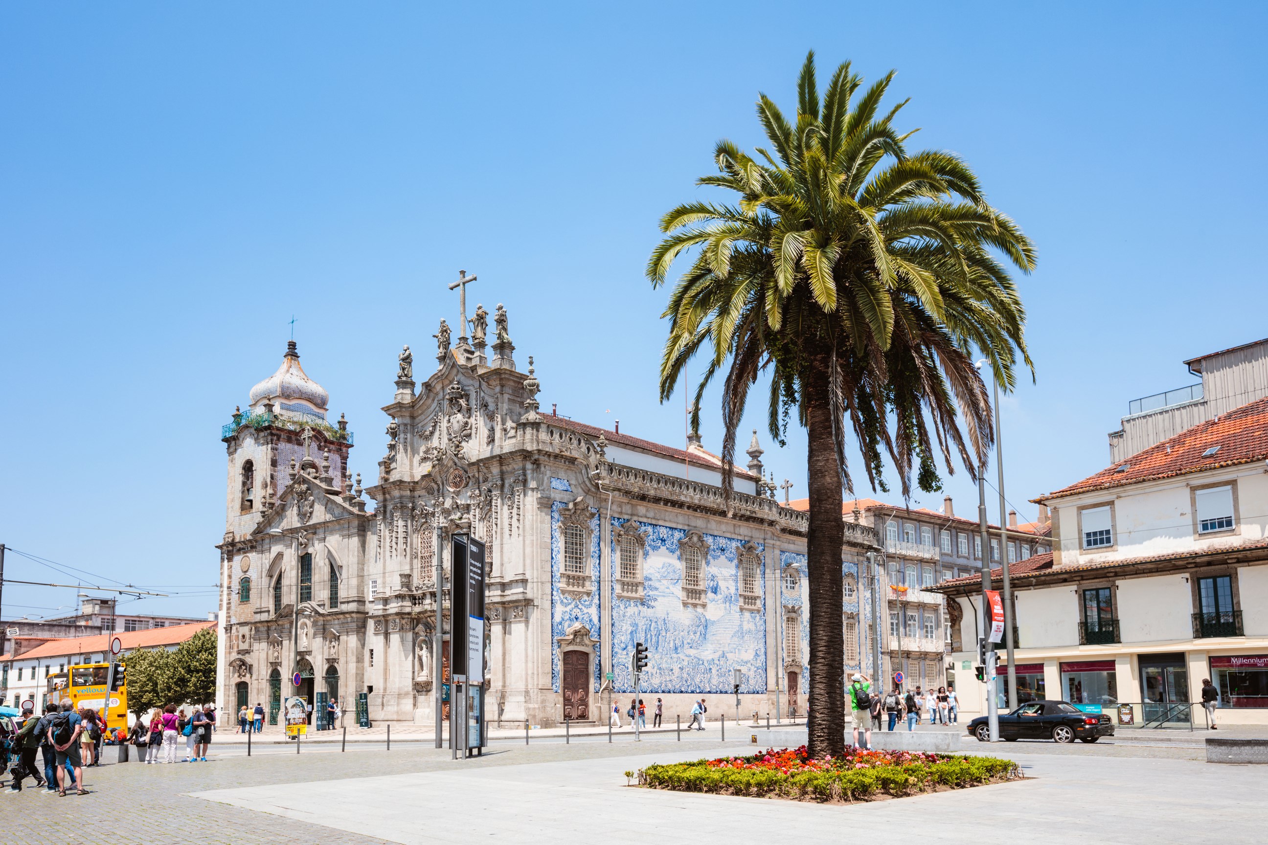 guimaraes-porto-portugal.jpg
