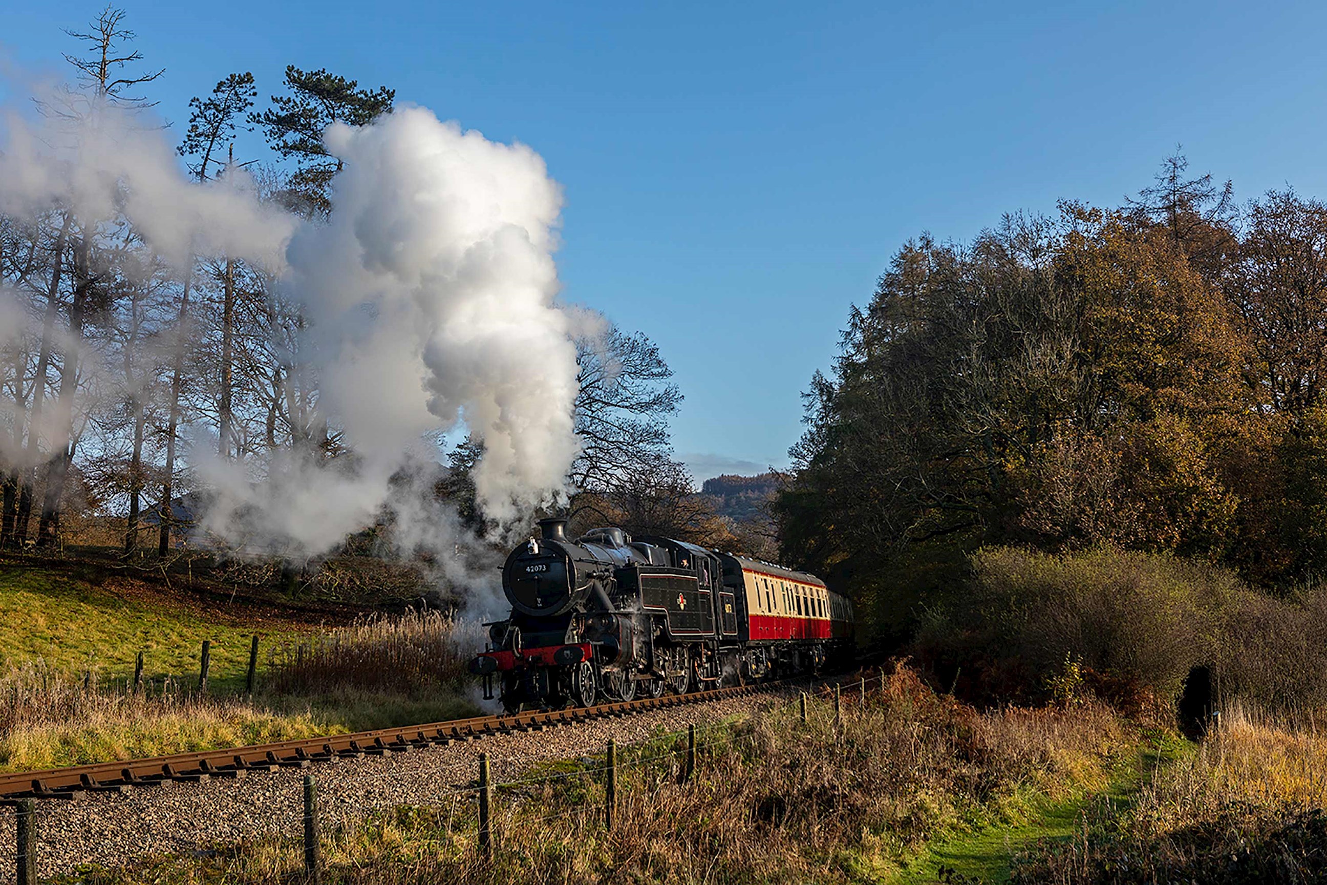 cruise-lake-windermere-steam-train-england.jpg