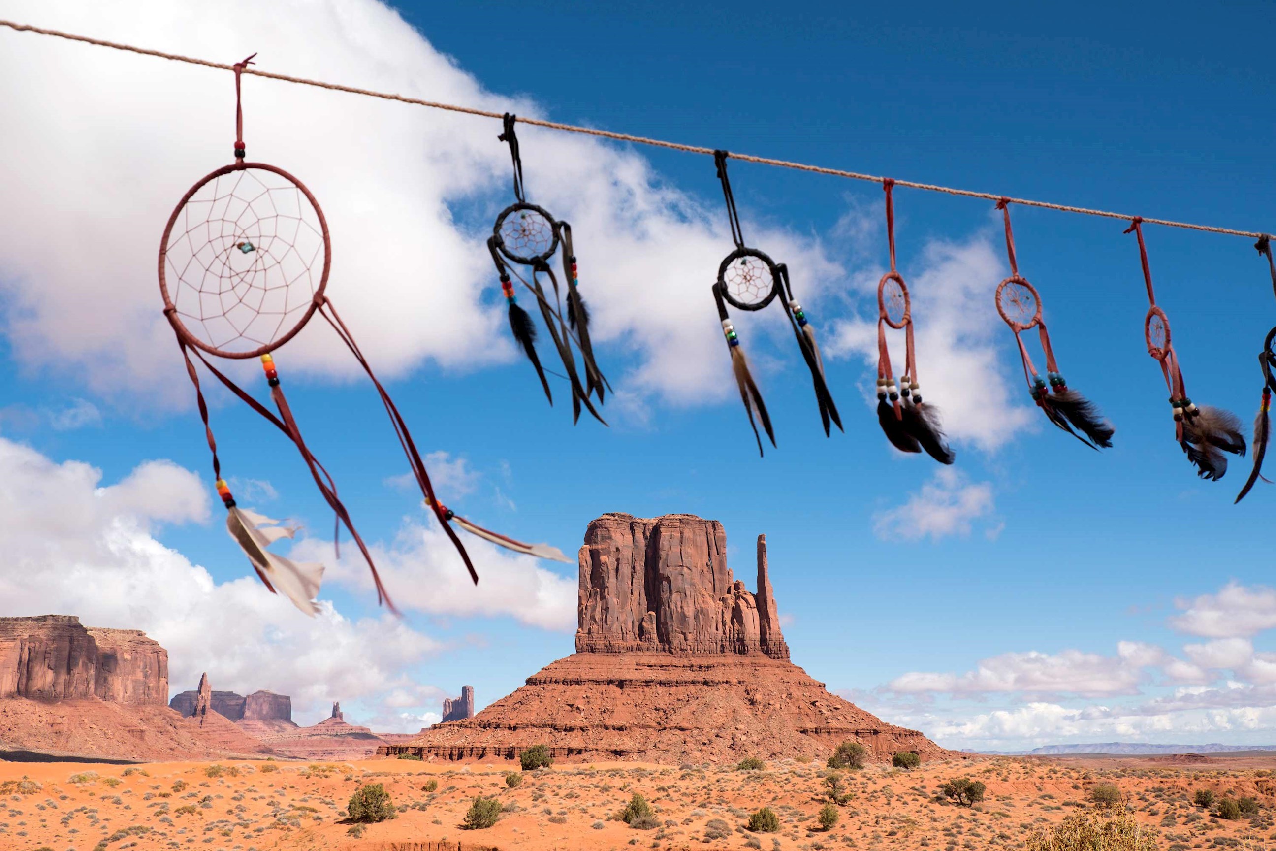dream-catchers-monument-valley-usa.jpg