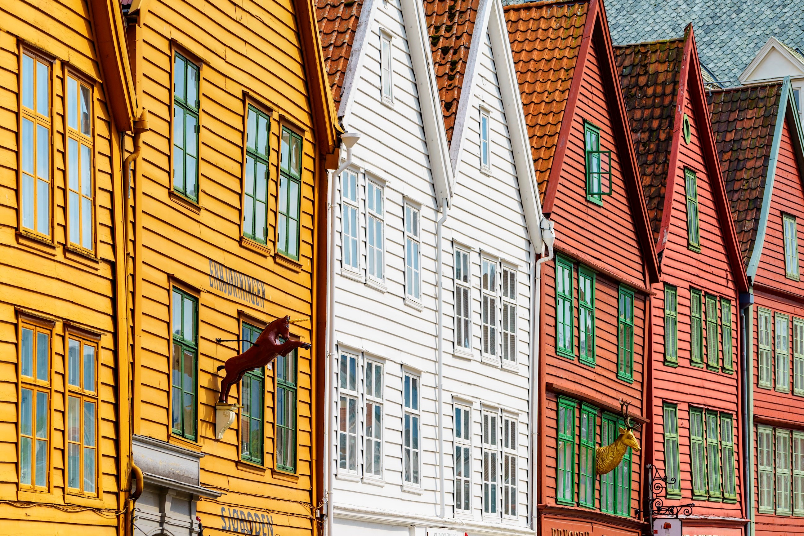 colourful-facades-bryggen-norway.jpg