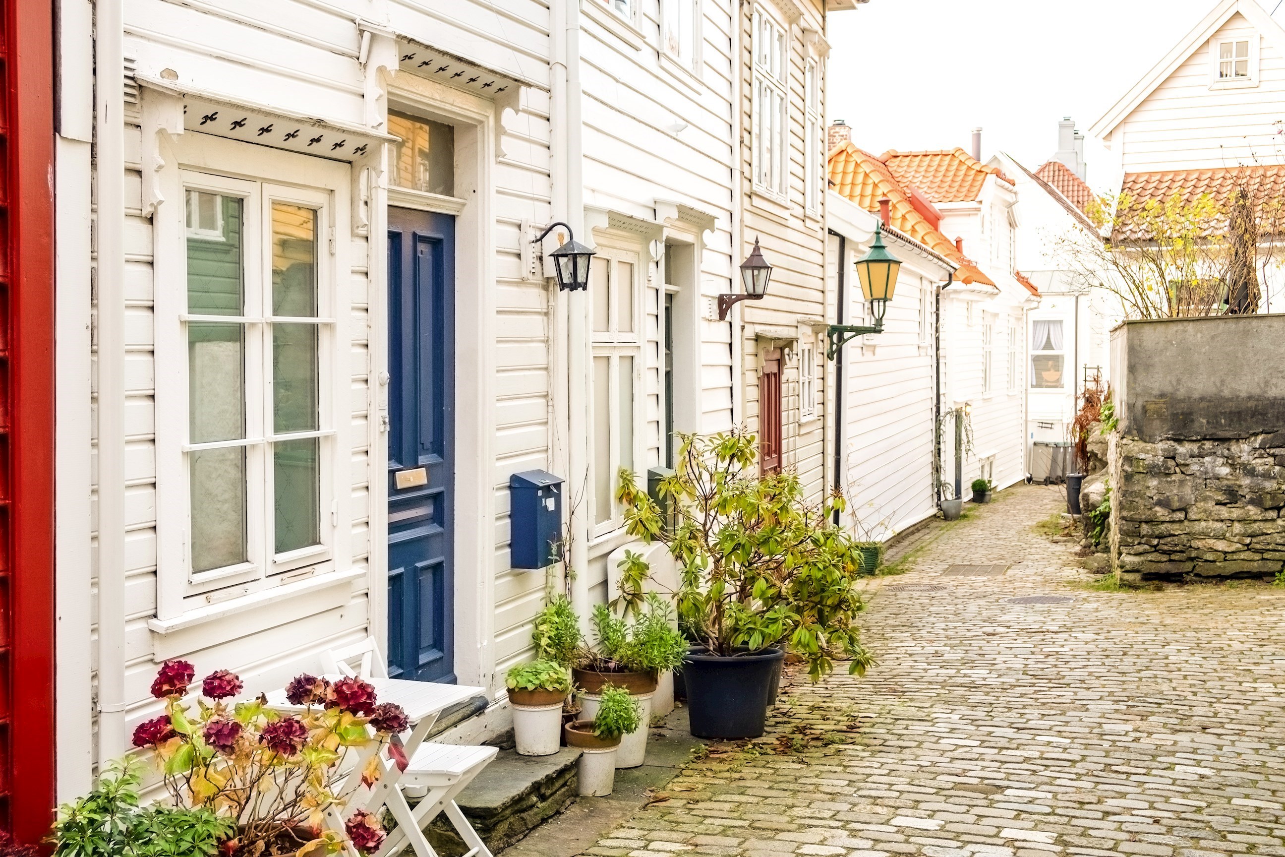 wooden-buildings-bergen-norway.jpg