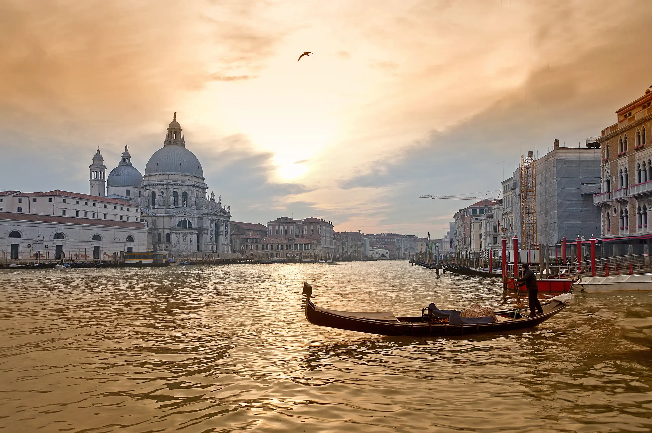 day-hero-grand-canal-sunset-venice-italy.webp