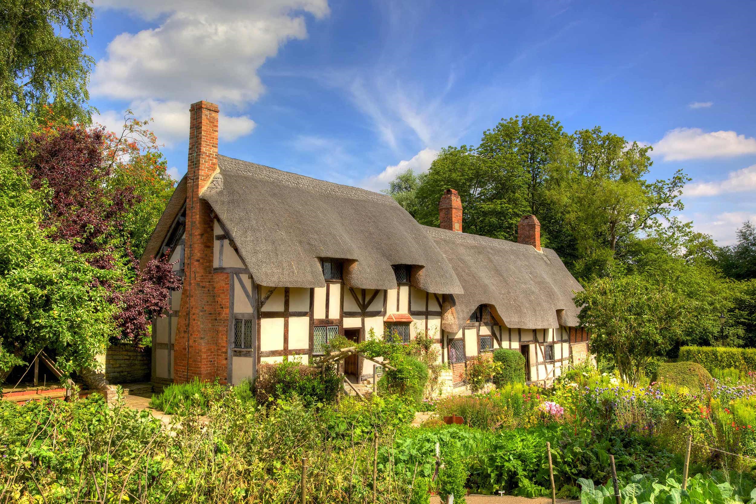 anne-hathaways-cottage-stratford-upon-avon-england.jpg