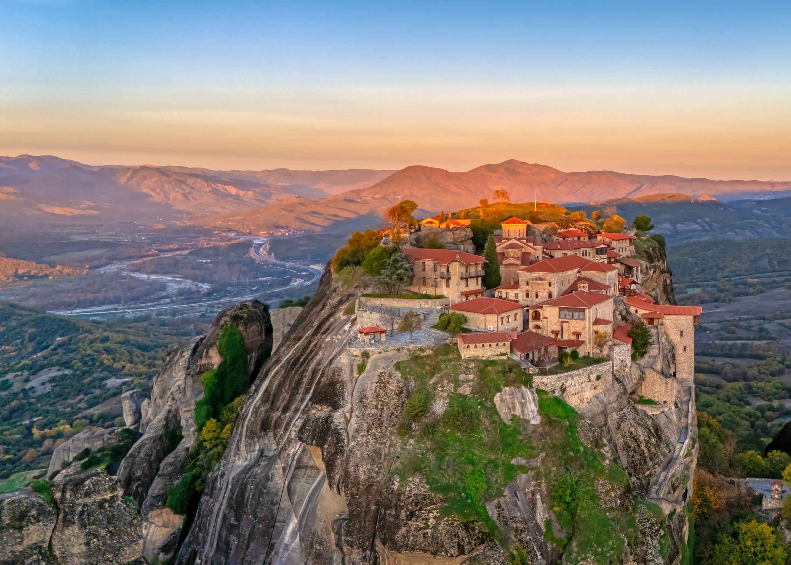 day-hero-monastery-of-the-great-meteoron-meteora-greece-2247962418.webp