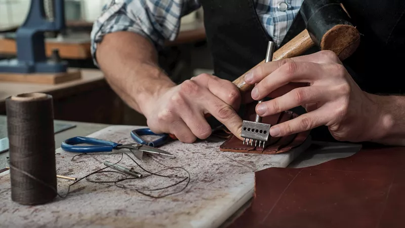 Leather craftsman Florence, Italy