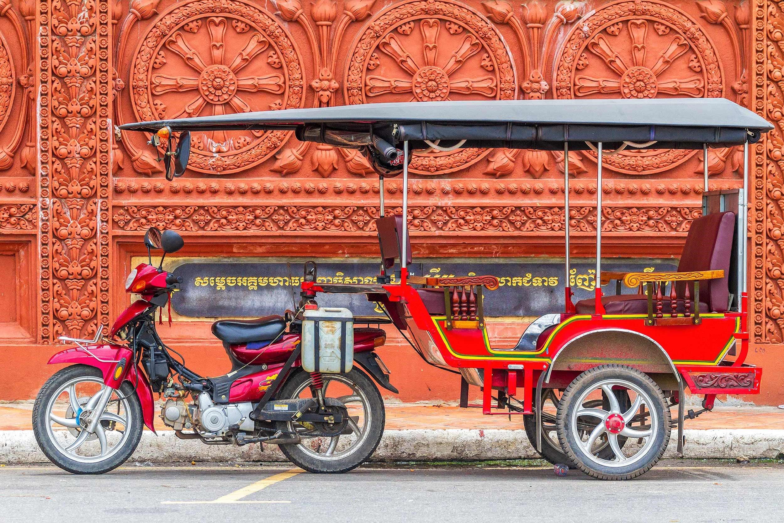 tuk-tuk-phnom-penh-cambodia.jpg