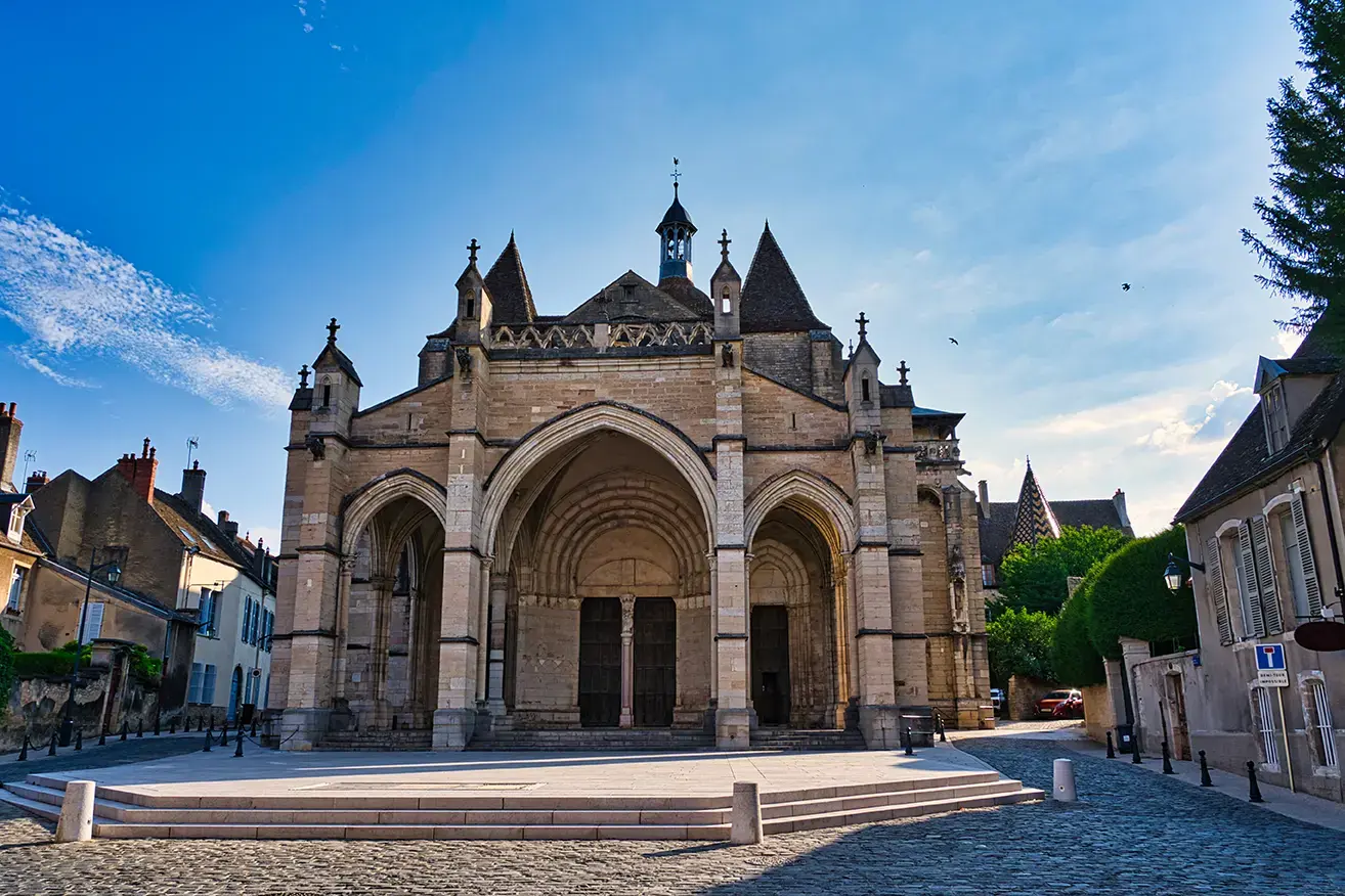 notre-dame-in-beaune-france-1286740975.webp