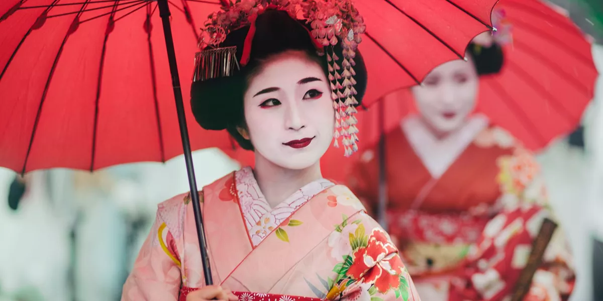 Geishas in kimonos