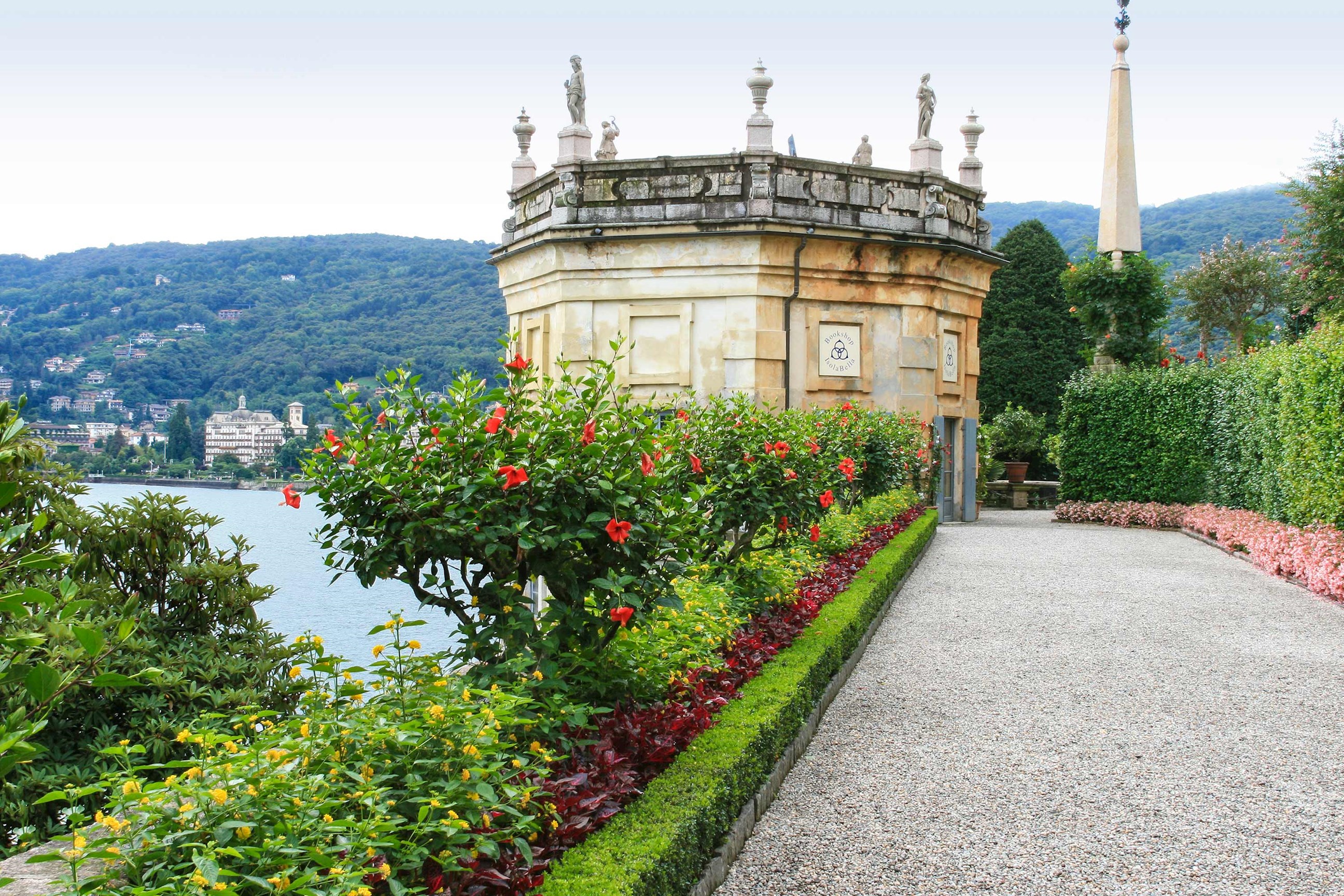 A view of the Baroque palace and gardens