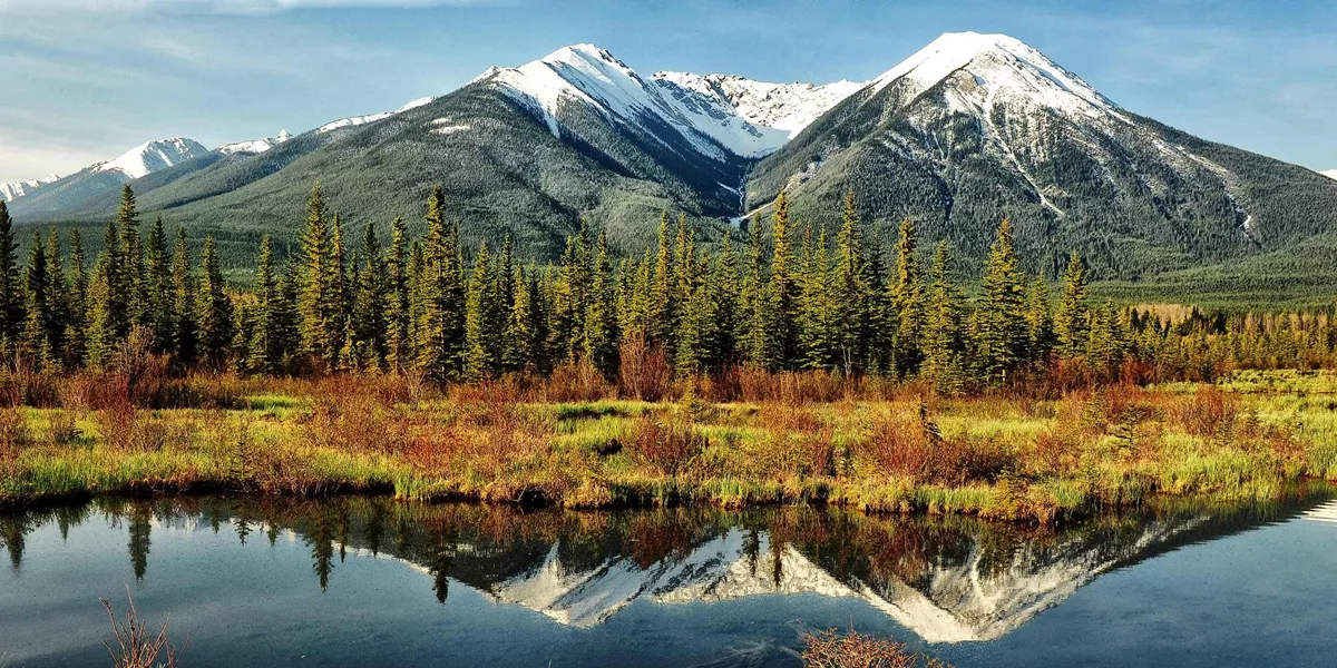 Spectacular Canadian Rockies with Rocky Mountaineer Guided Tour