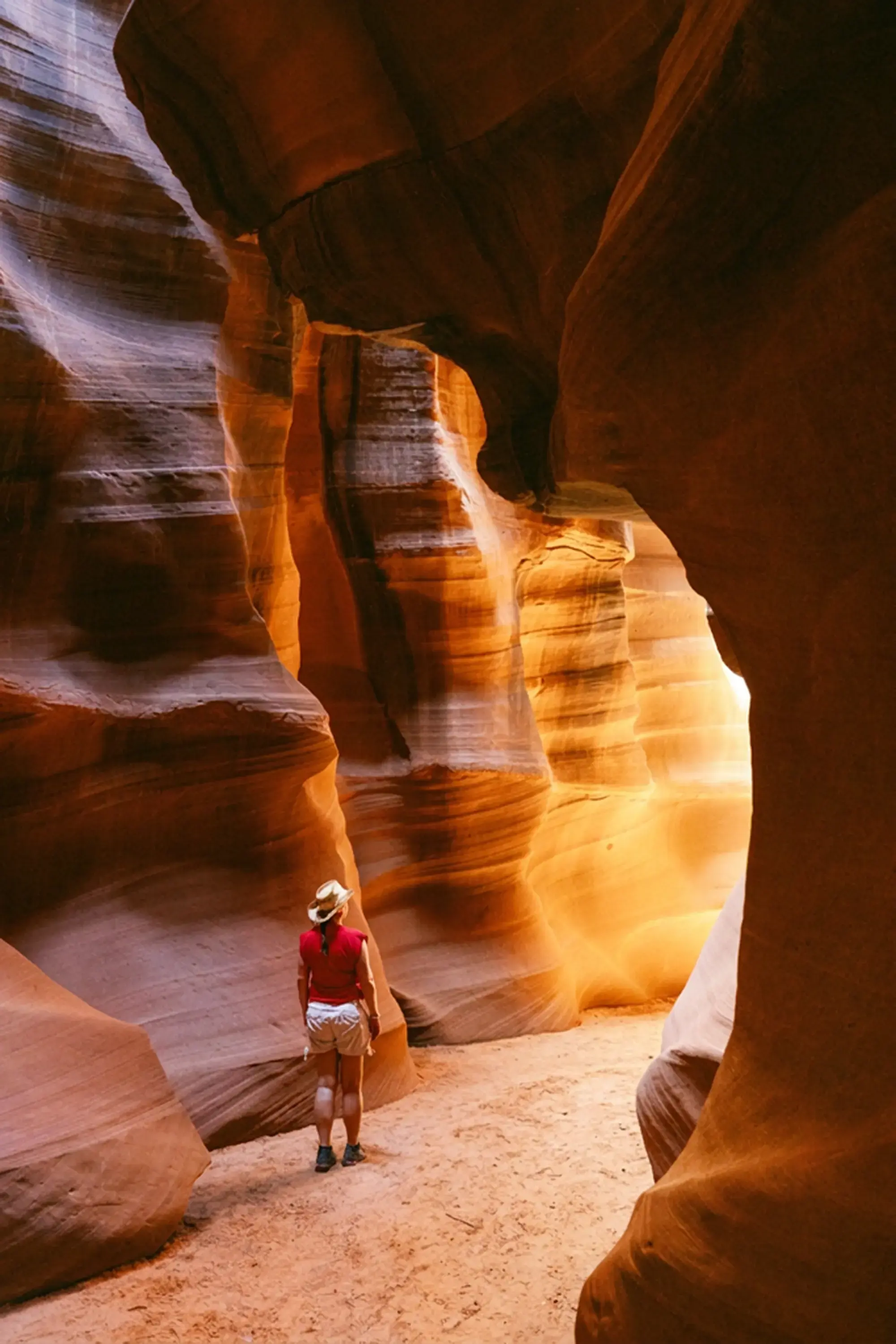 day-hero-beautiful-view-upper-antelope-canyon-page-arizona-usa-1756598858.webp