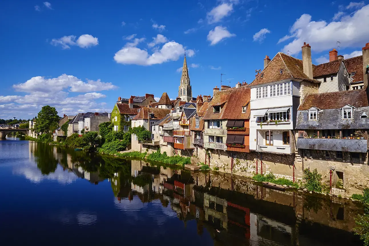old-houses-on-the-river-bank-argenton-argenton-sur-creusesur-france.webp