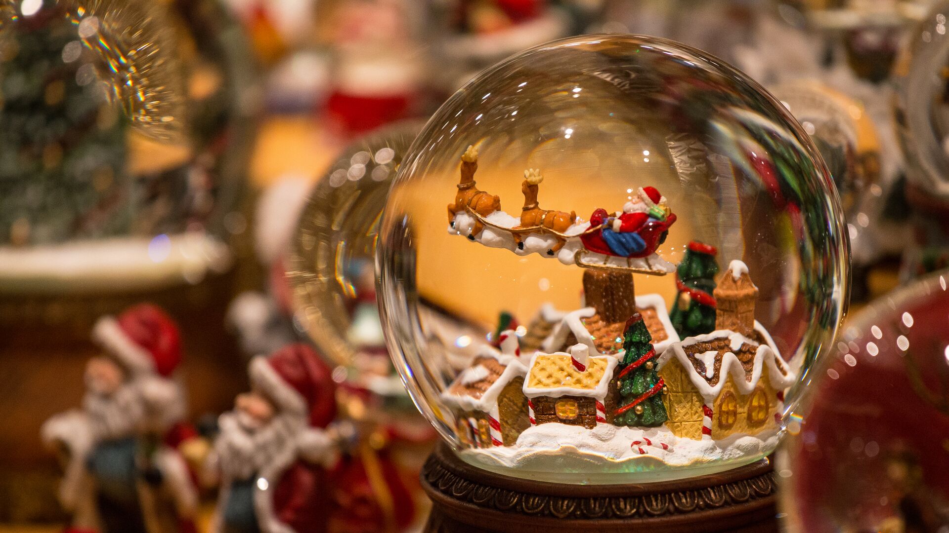 Christmas snow globe on sale in a Christmas Market