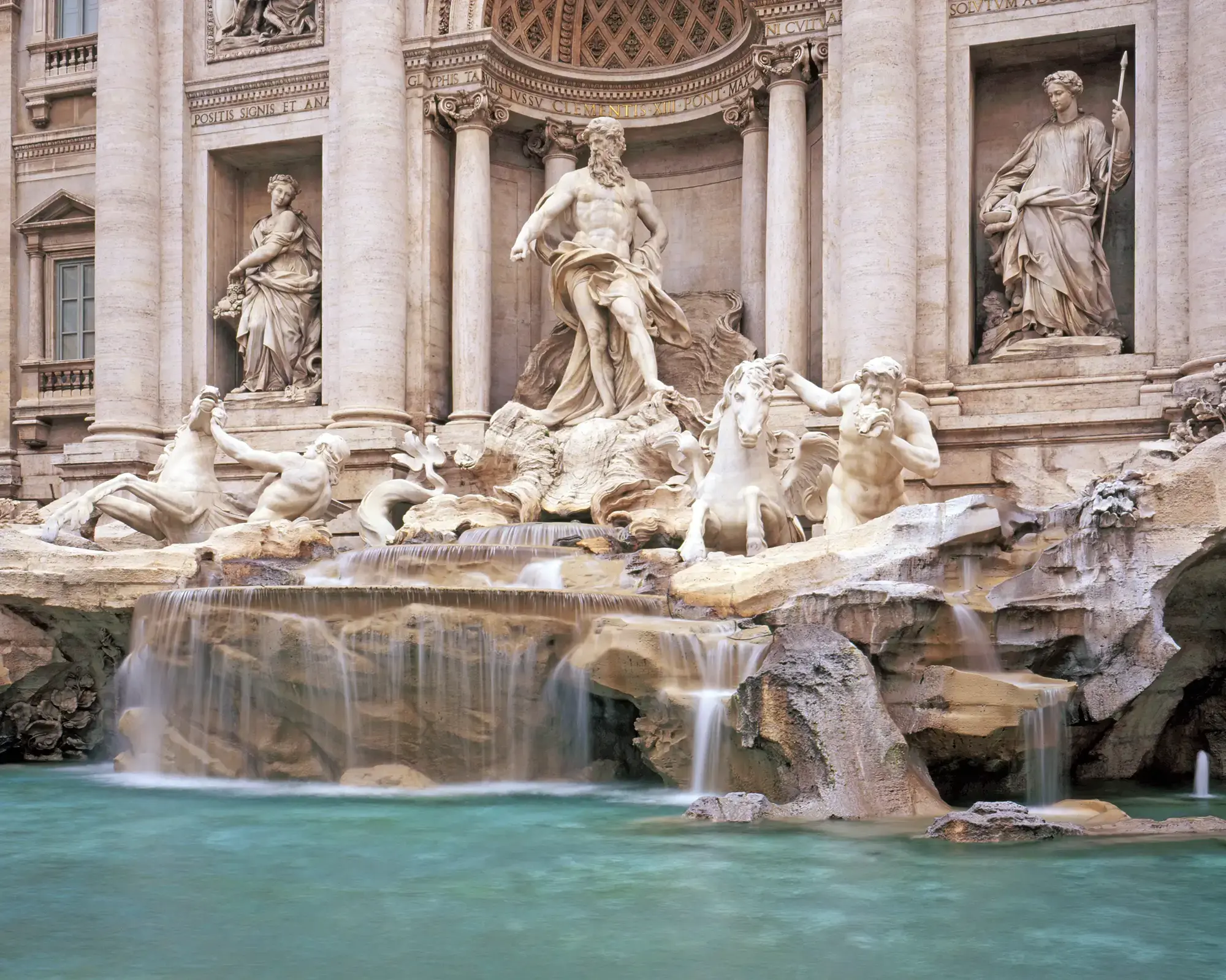 day-hero-trevi-fountain-rome-italy.webp