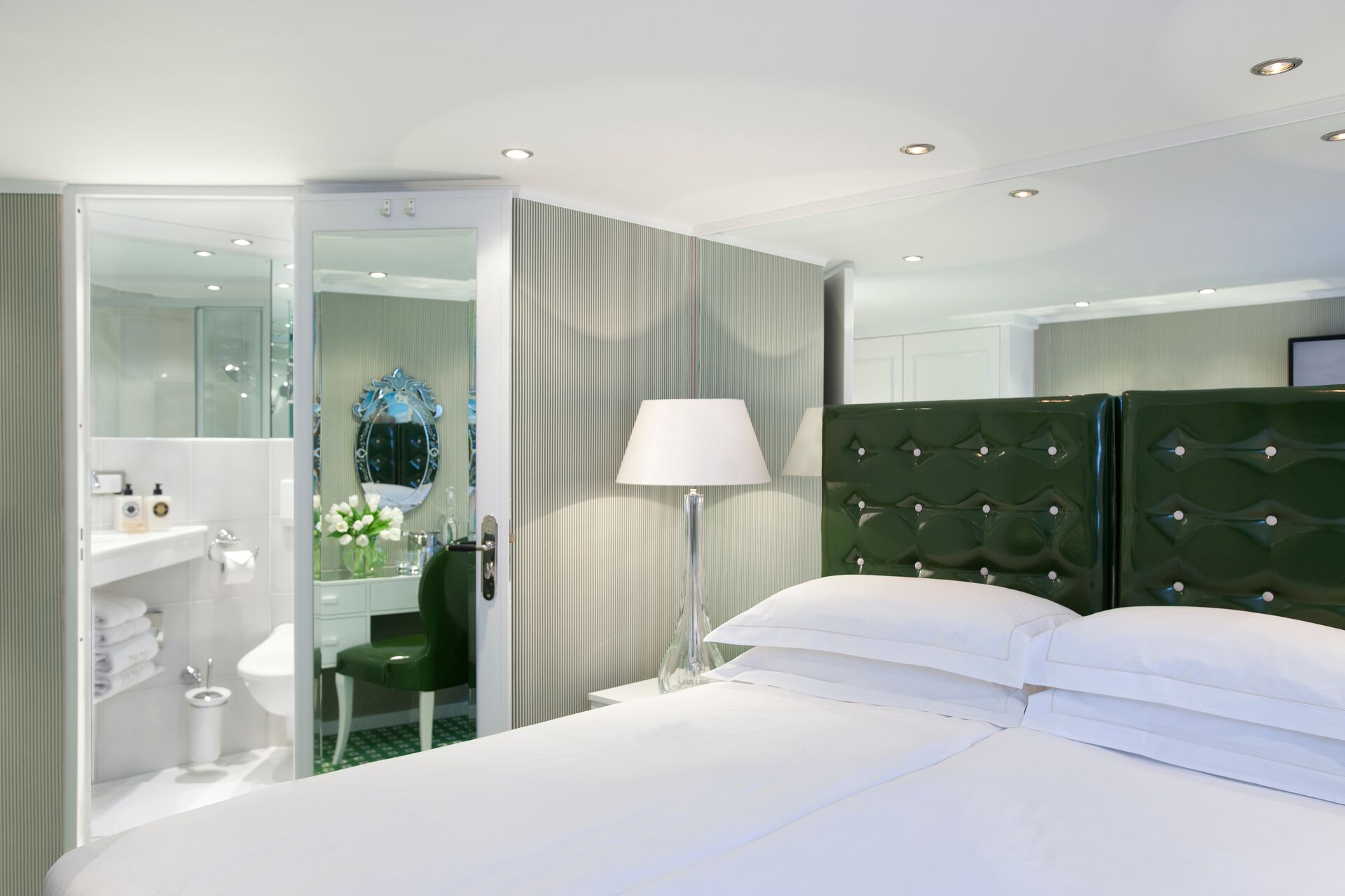 Deluxe Room aboard the Trafalgar Verity