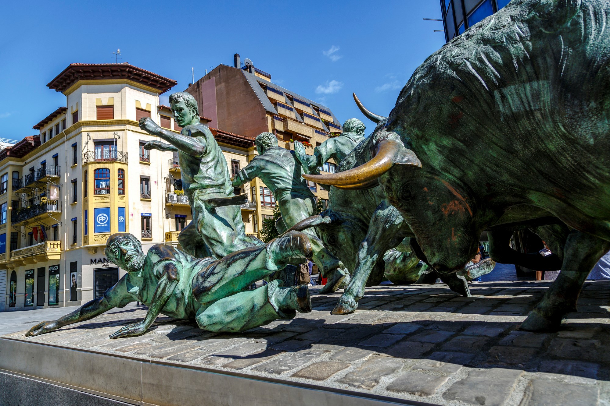 123_statue-encierros-pamplona-spain.jpg