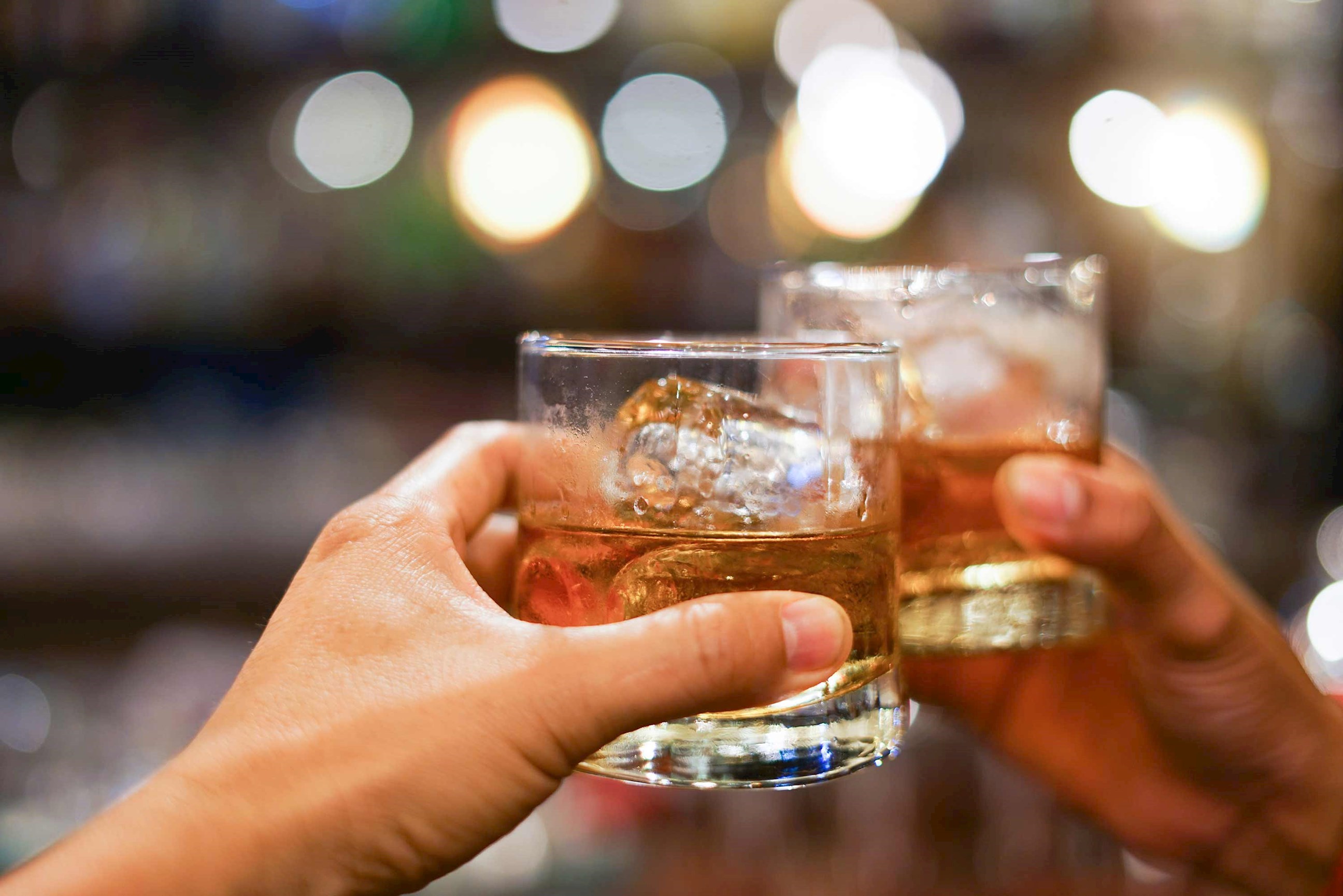 glasses-whisky-edinburgh-scotland.jpg