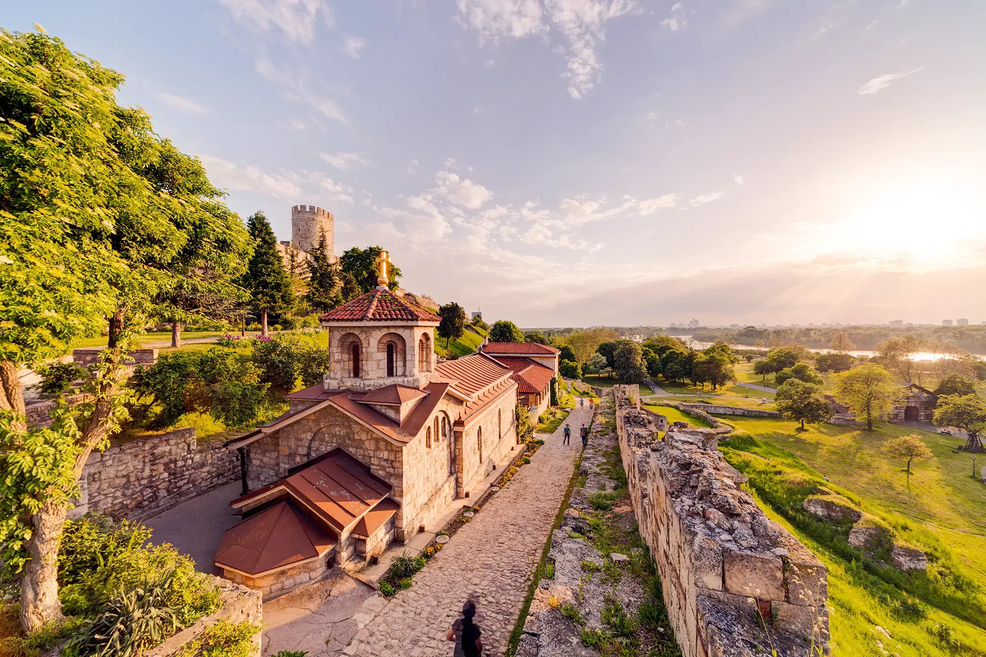 day-hero-belgrade-fortress-kalemegdan-park-belgrade-serbia-rtd.webp