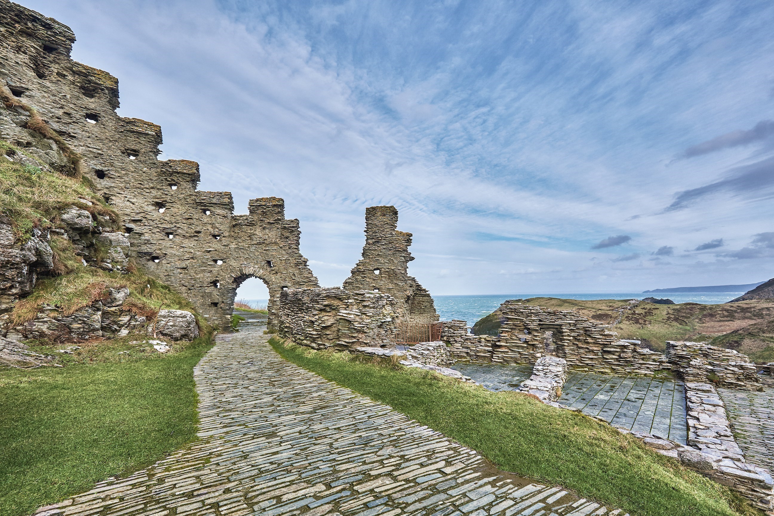 tintagel-castle-ruins-cornwall-england.jpg