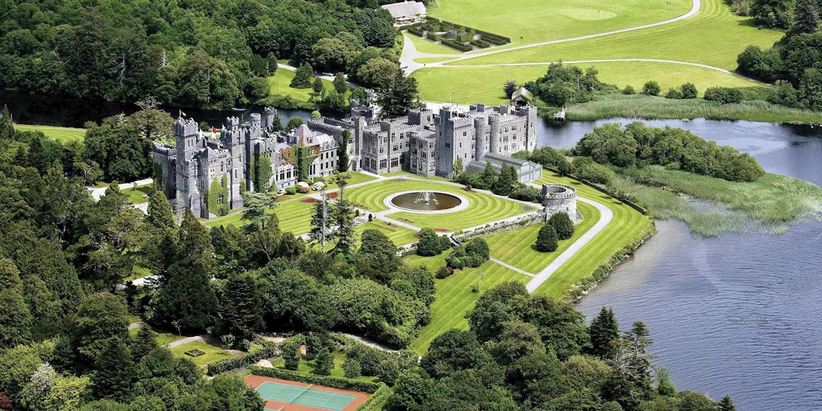 Iconic Ireland and Ashford Castle Guided Tour