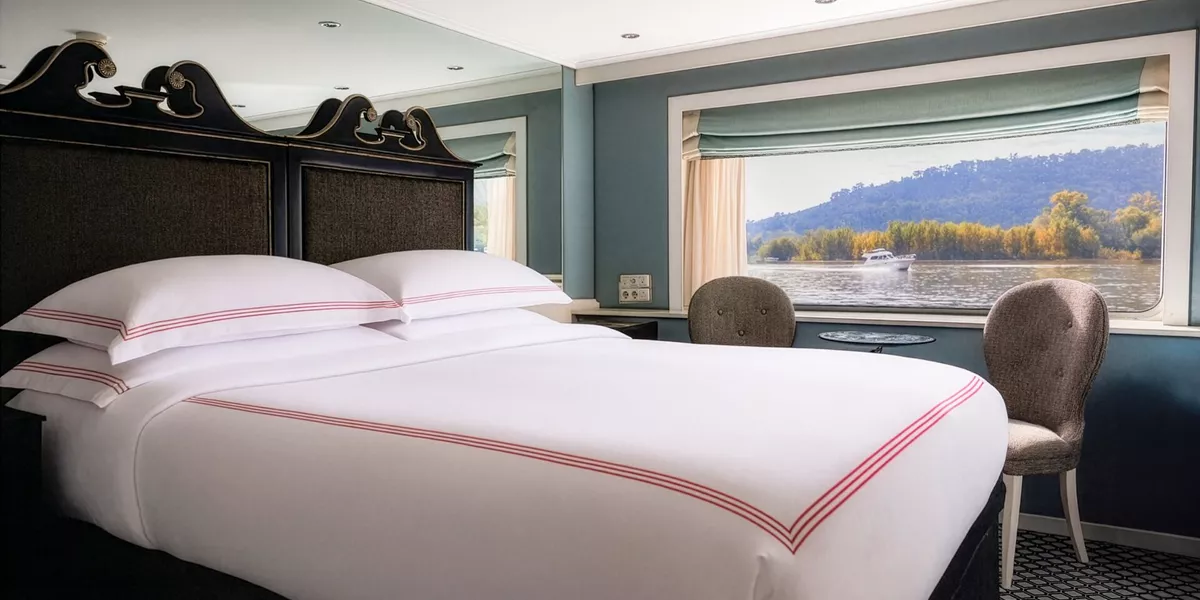 Large Trafalgar Reverie Deluxe Cabin