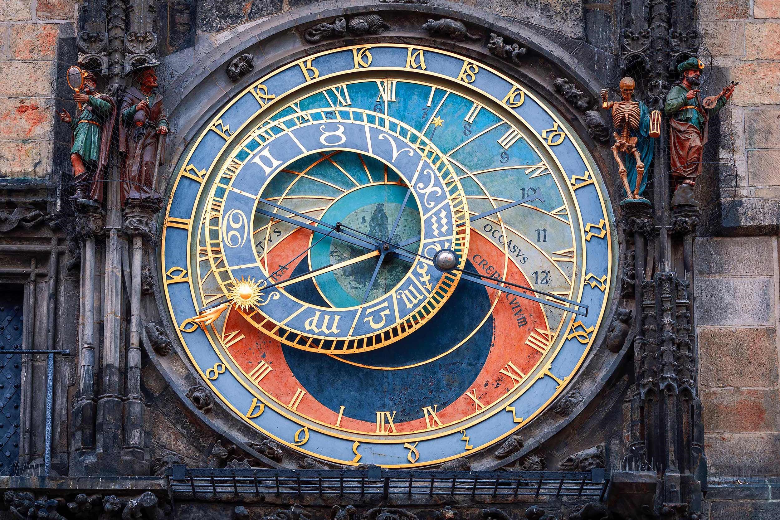 astronomical-clock-prague-czech-republic.jpg