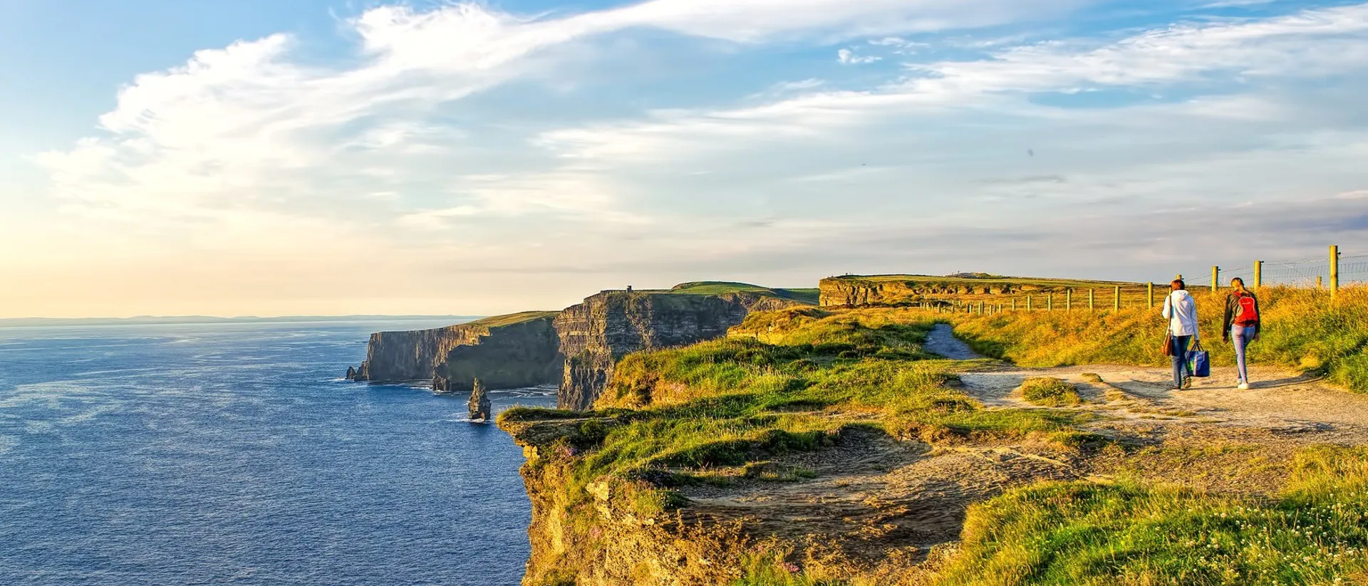 ireland-cliffs-moher-travellers-4272x2878.jpg