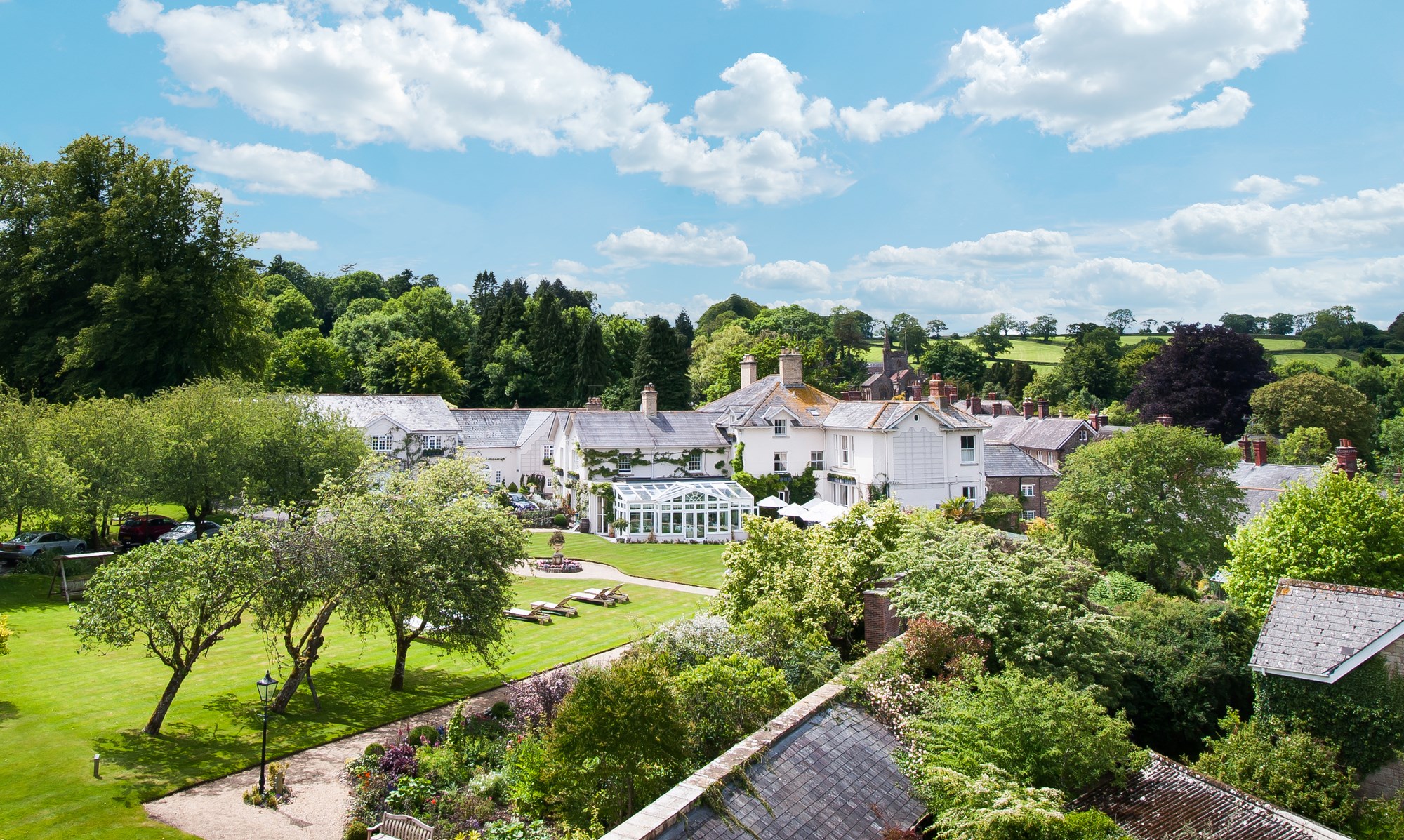03_exterior-view-summer-lodge-evershot-england.jpg