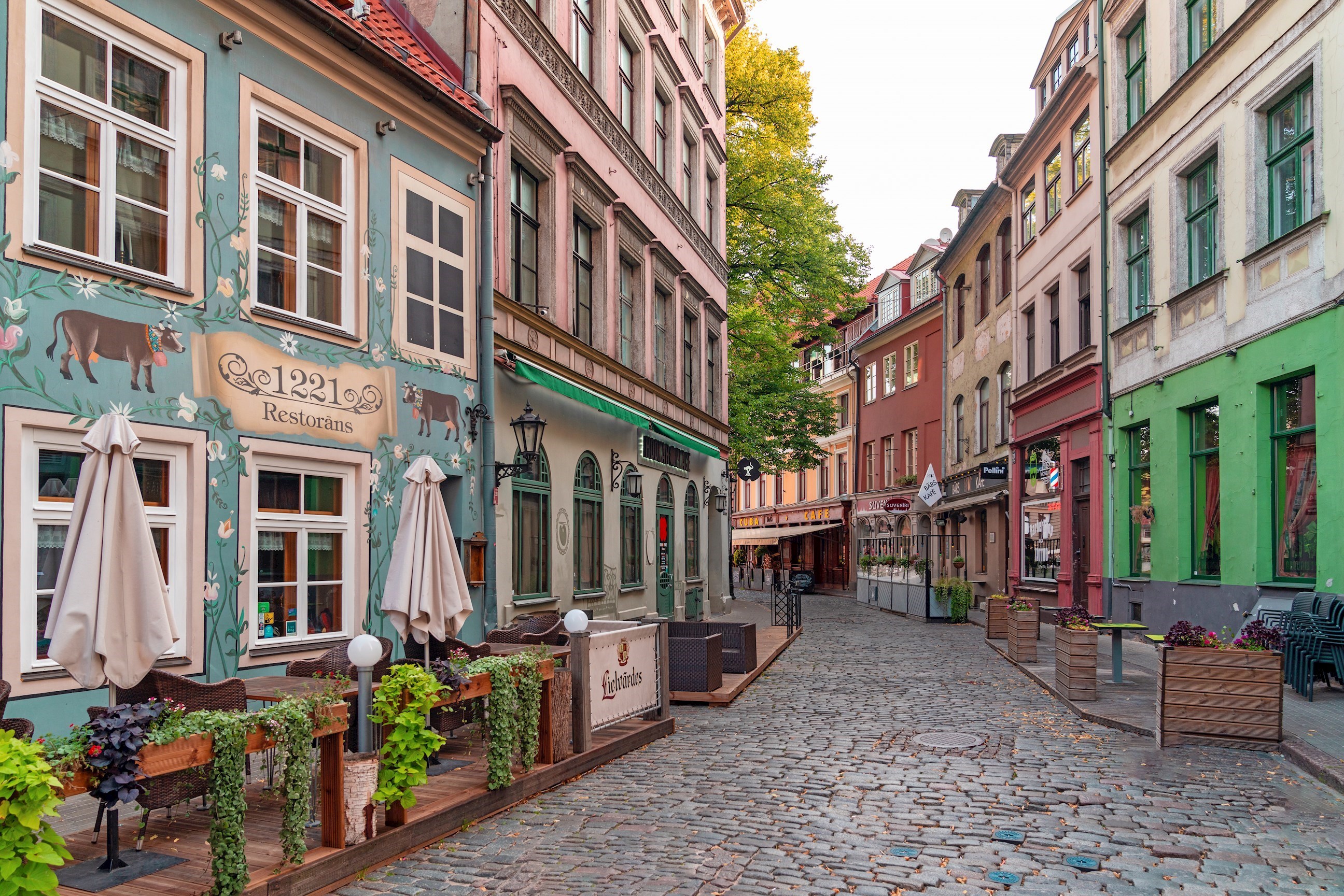 traditional-street-riga-lativia-rtd.jpg