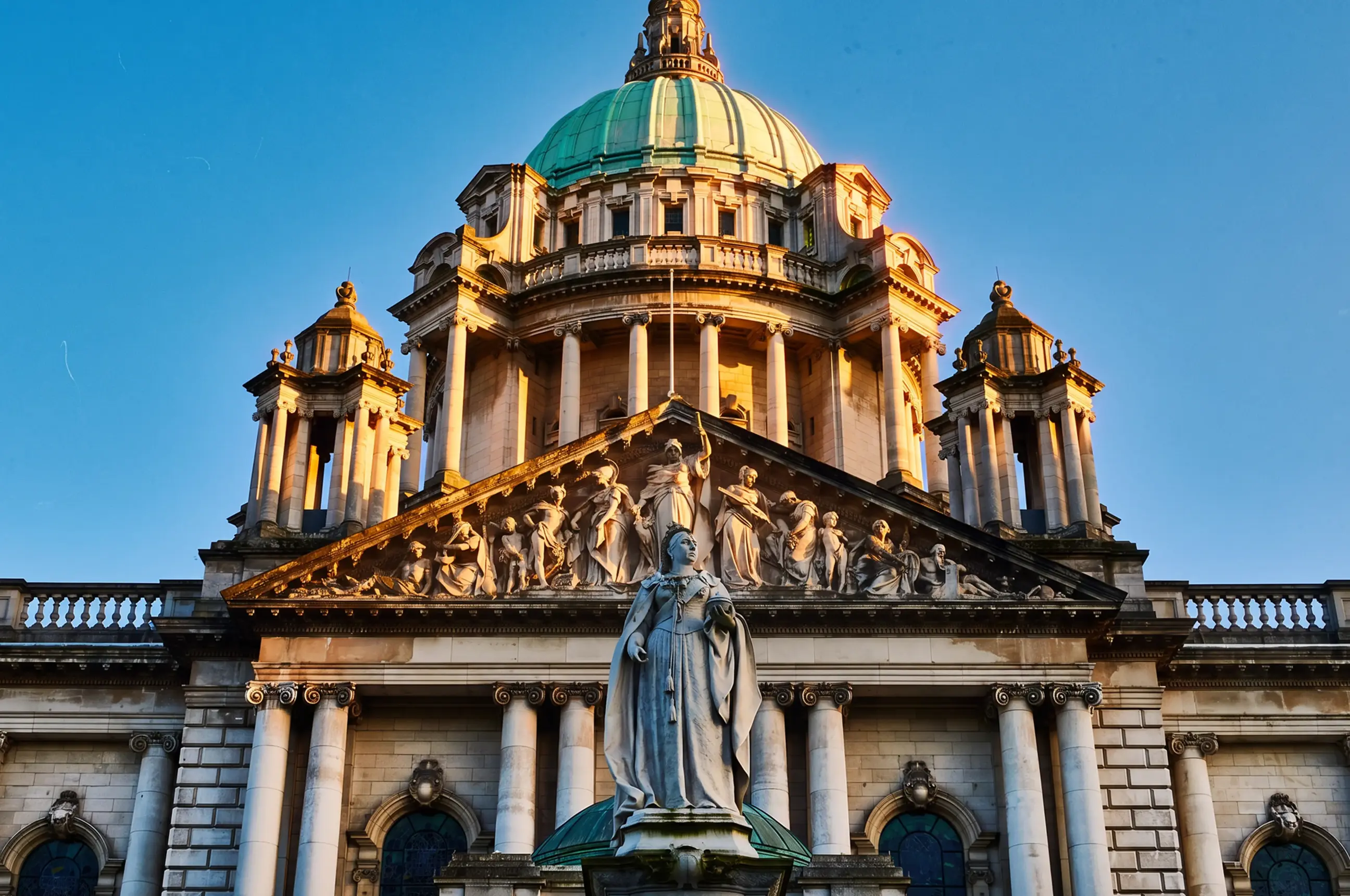 day-hero-city-hall-belfast-ireland.webp