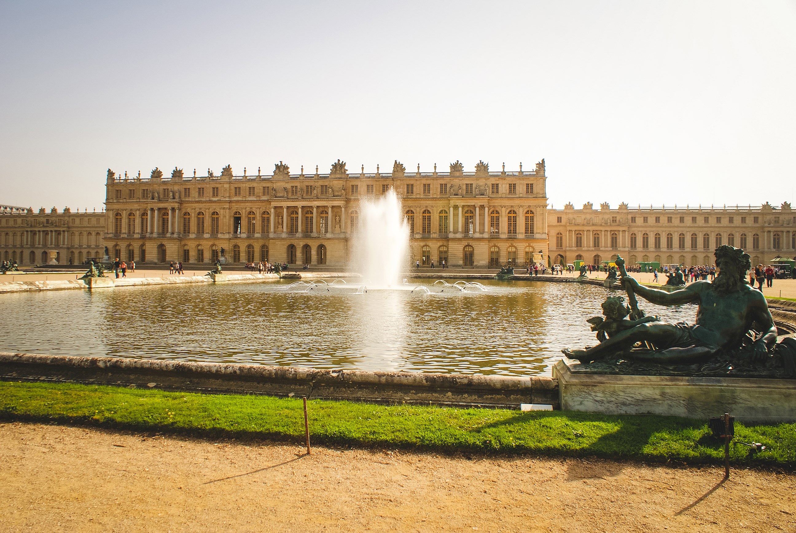 chateau-de-versailles-france.jpg