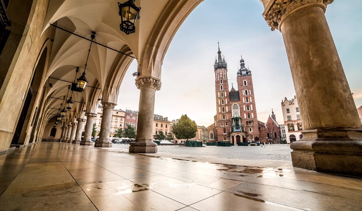 market-square-in-krakow-poland-2.jpg