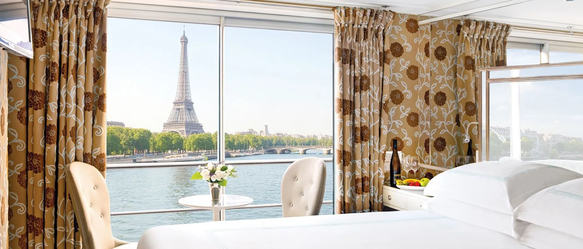 Trafalgar Harmonie Bedroom French Balcony