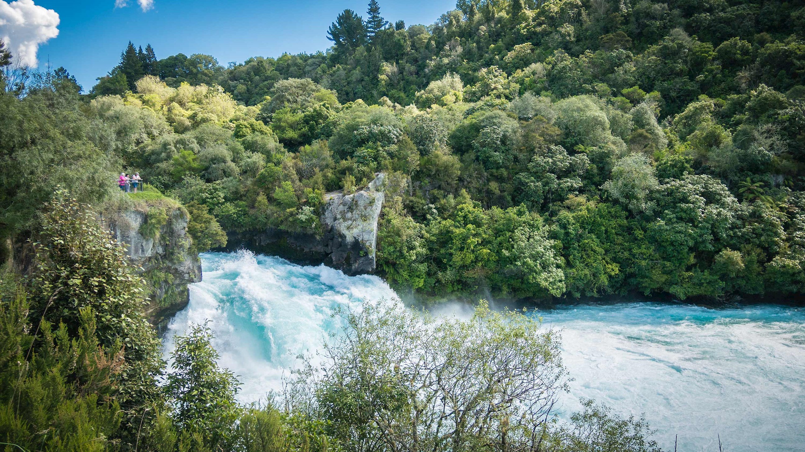 huka-falls-wellington-new-zealand.jpg