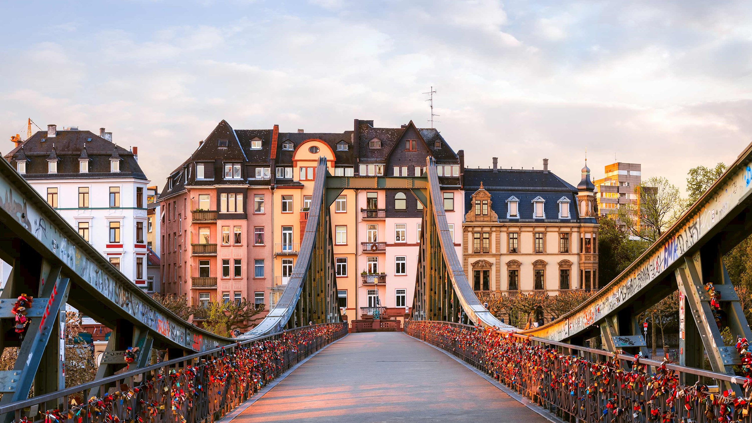 the-eiserner-steg-frankfurt-germany.jpg