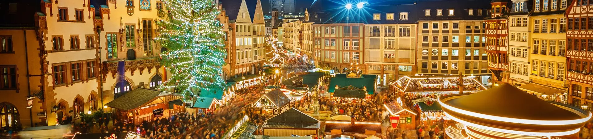 Large Christmas Market In Frankfurt 520625727 (TT)