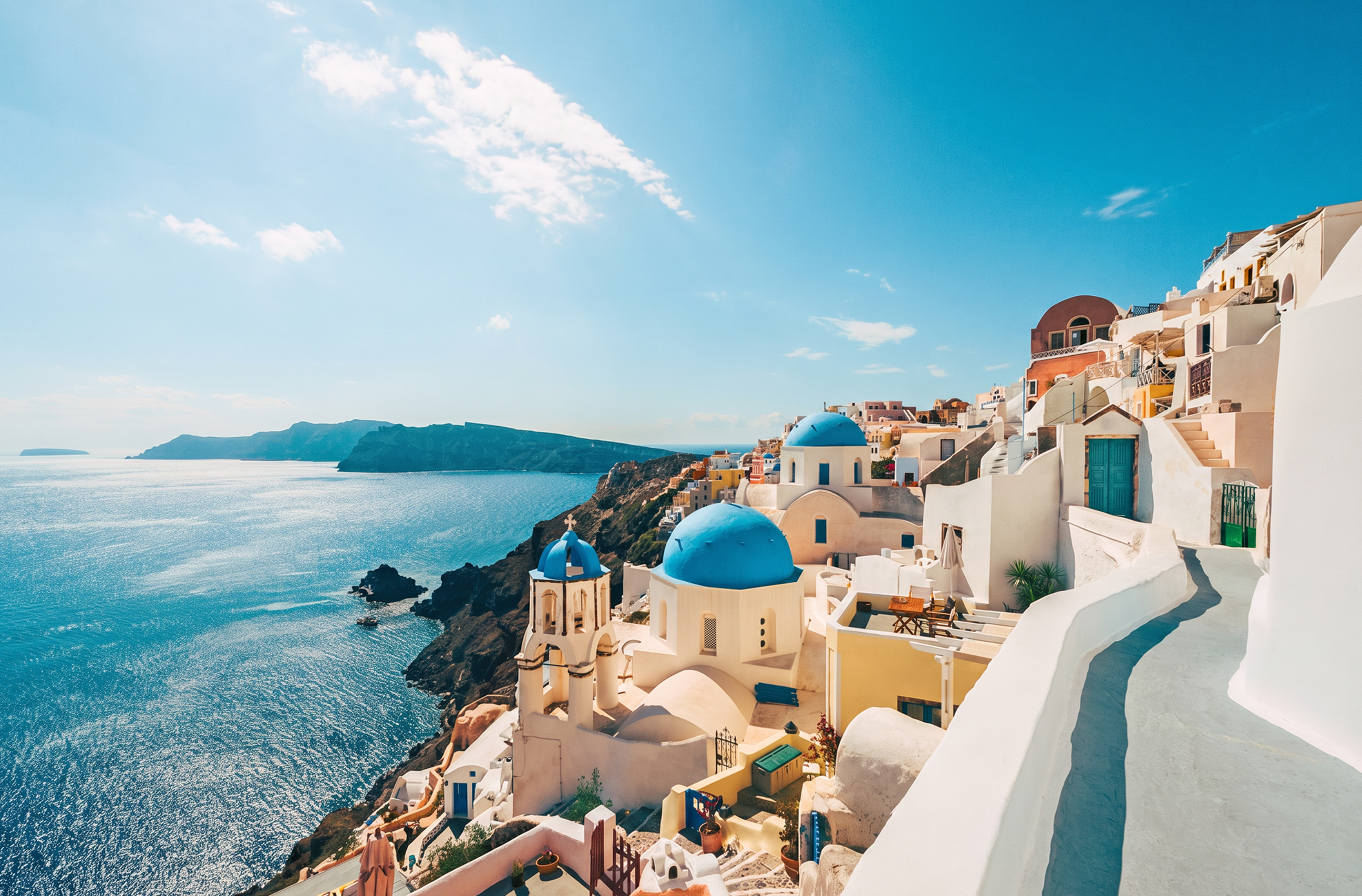 day-hero-oia-santorini-greece-833247510.webp