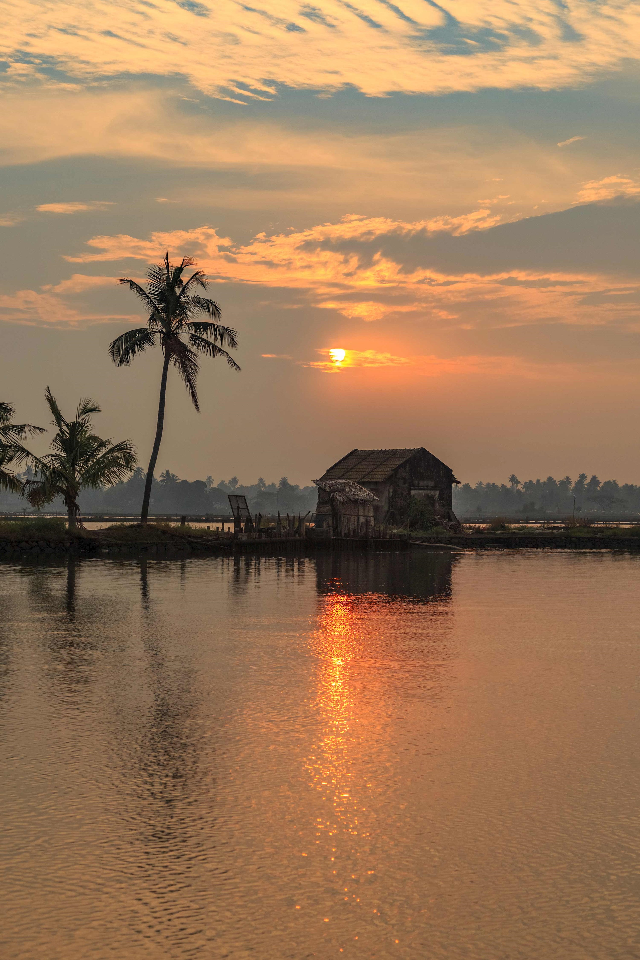 hut-river-kochi-kerala.jpg