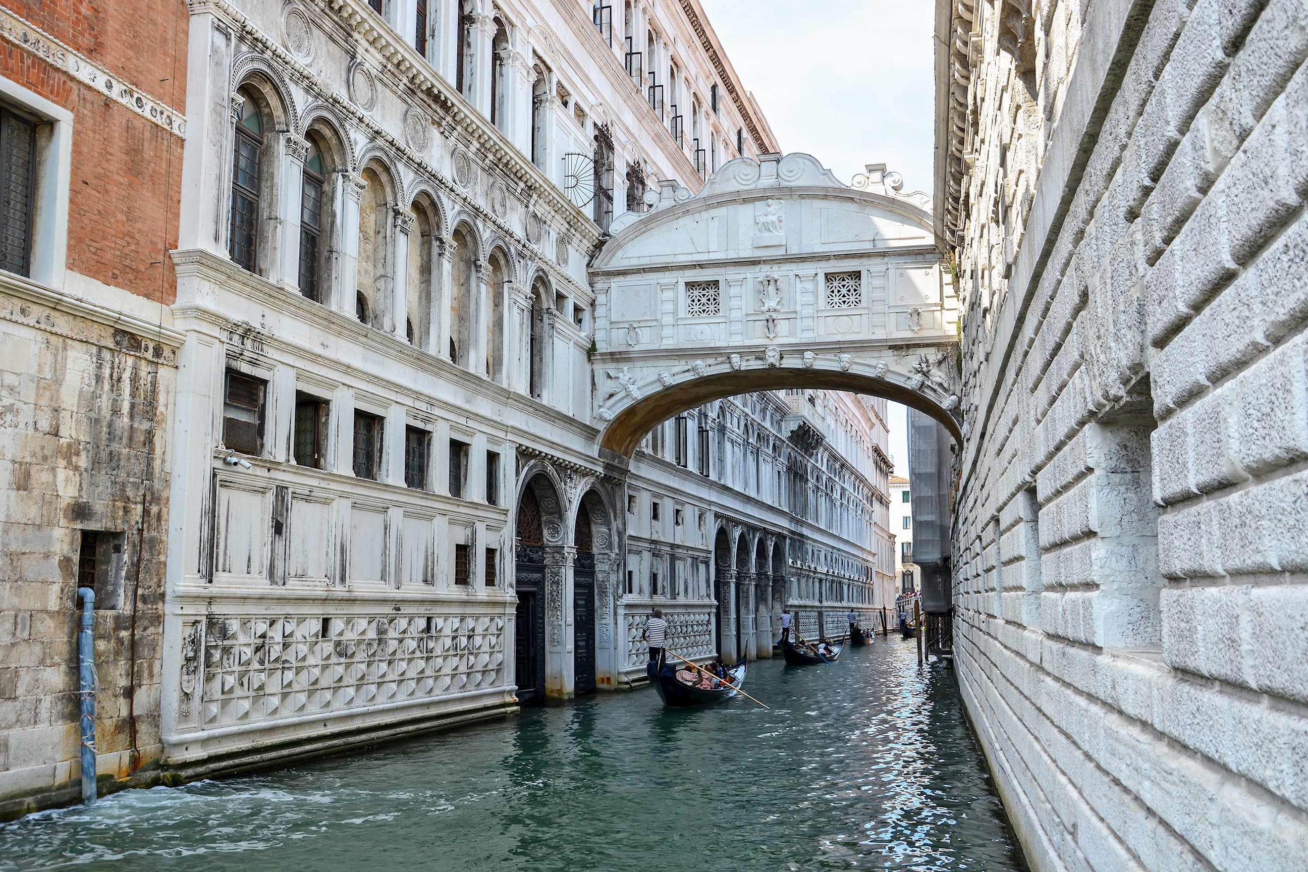 gondola-bridge-sighs-venice-italy.jpg