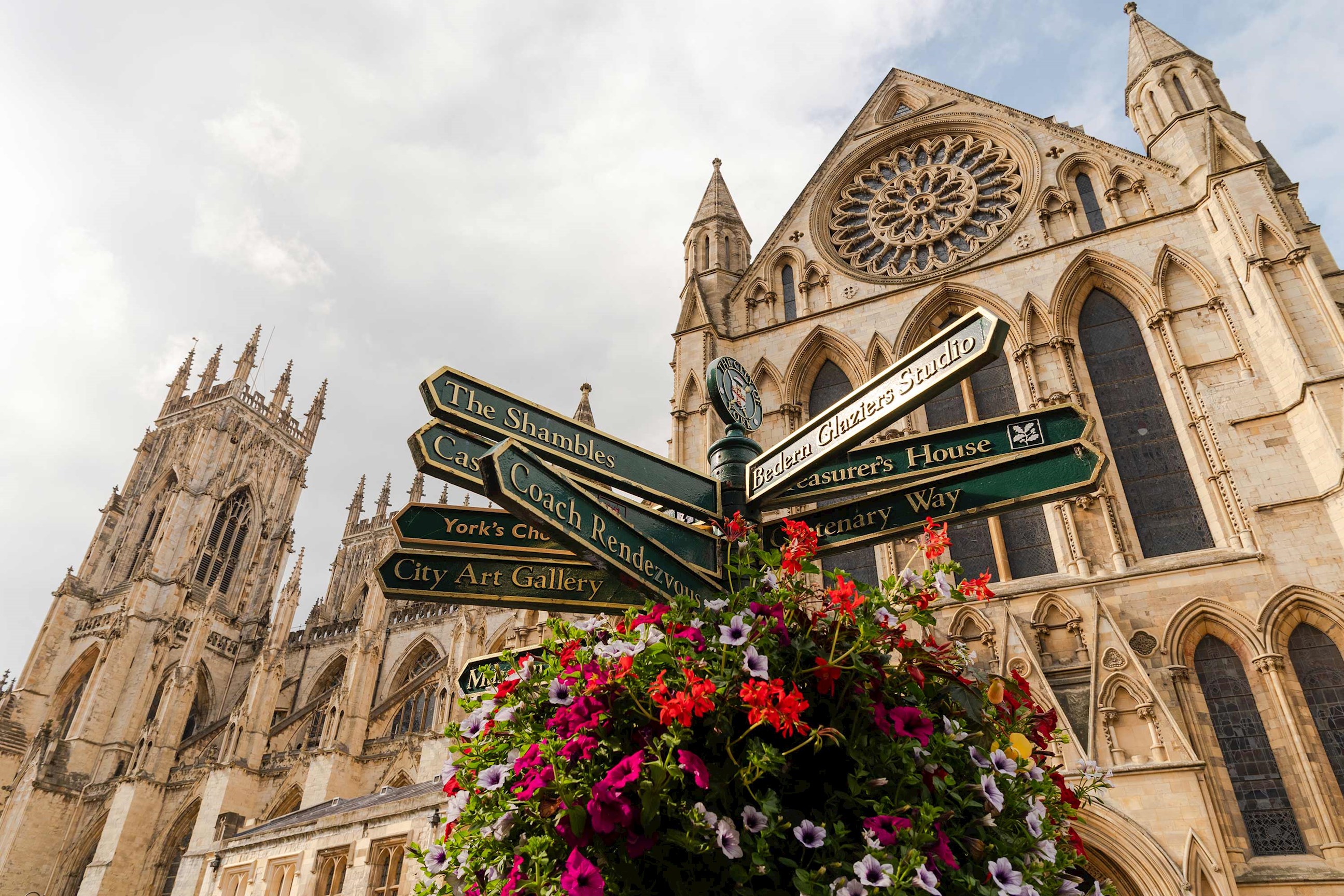 cathedral-alnwick-york-england.jpg