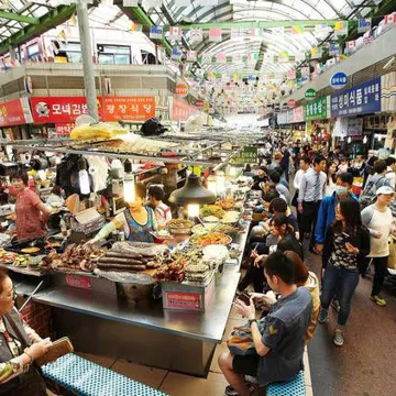 gwangjang-market-food-tasting-seoul-south-korea.jpg