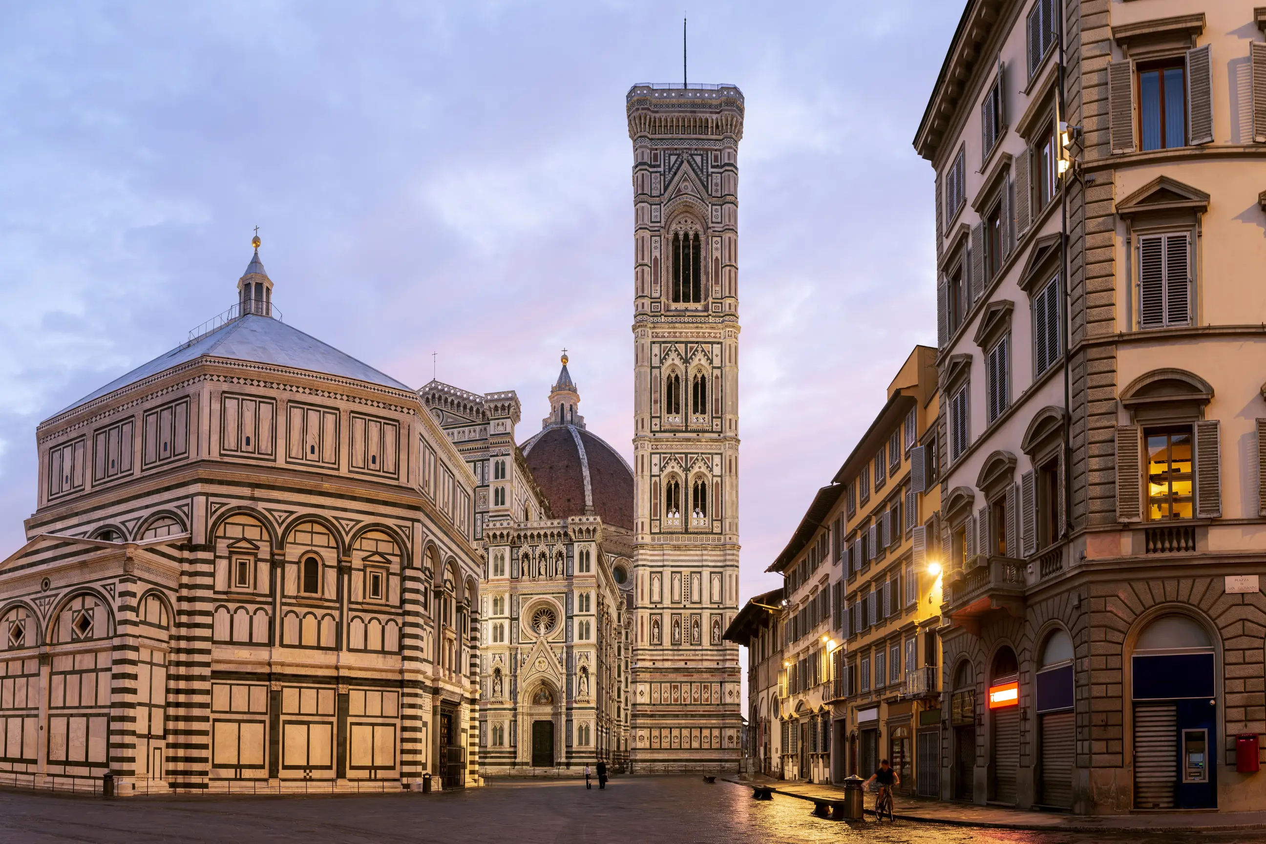 day-hero-cathedral-of-santa-maria-del-fiore-florence-italy.webp