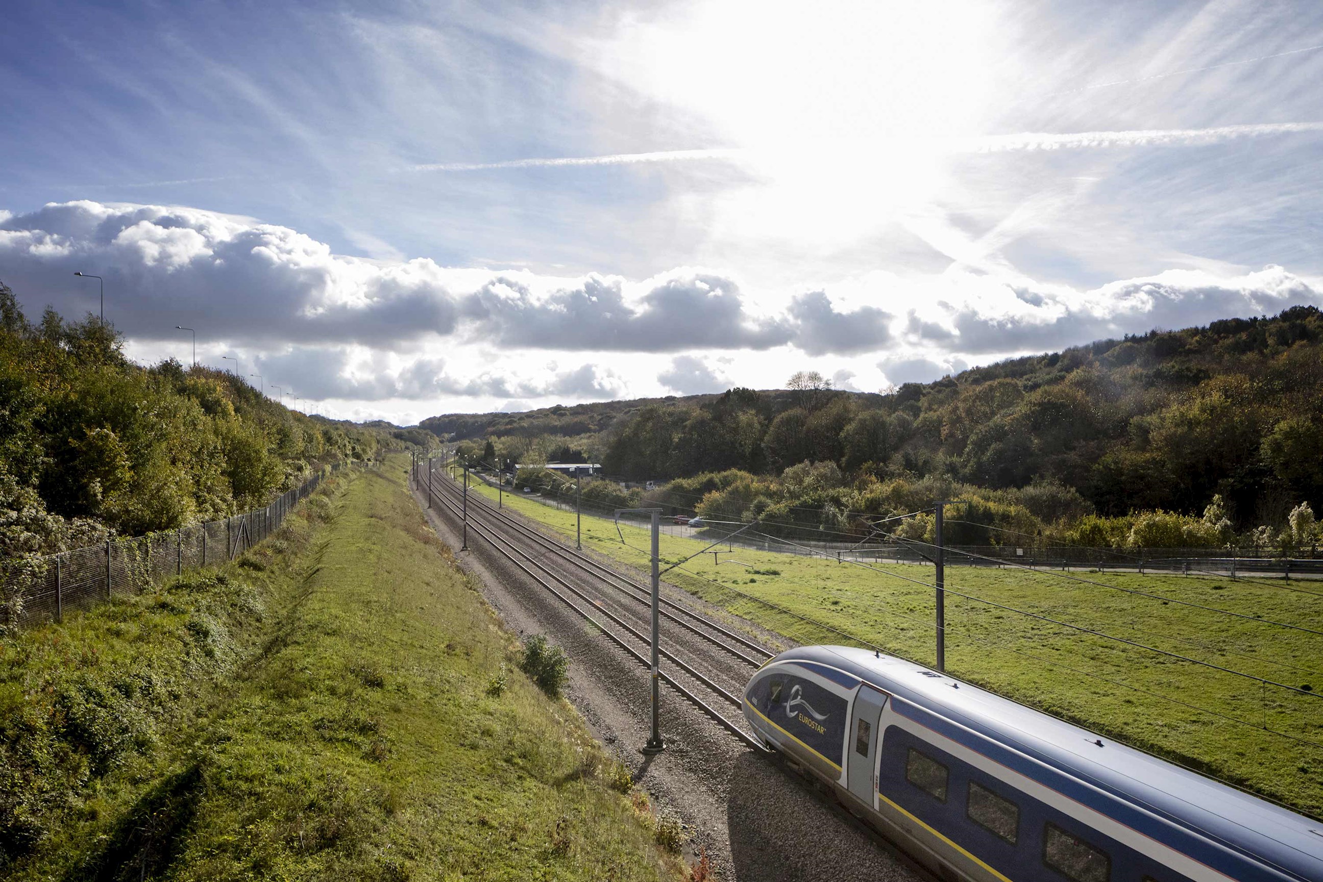 eurostar-train-london-england.jpg