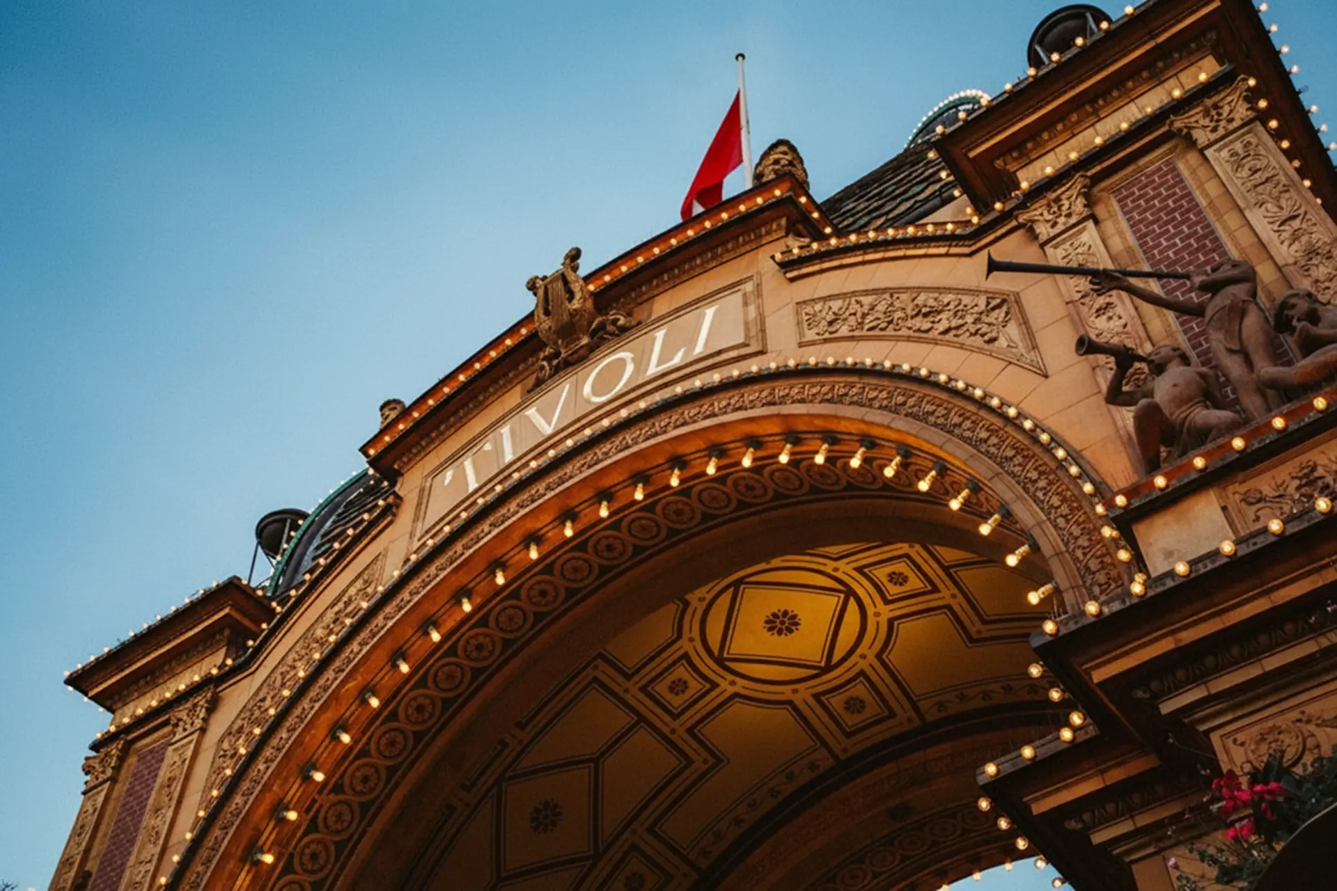 day-hero-entrance-tivoli-garden-copenhagen-denmark.webp