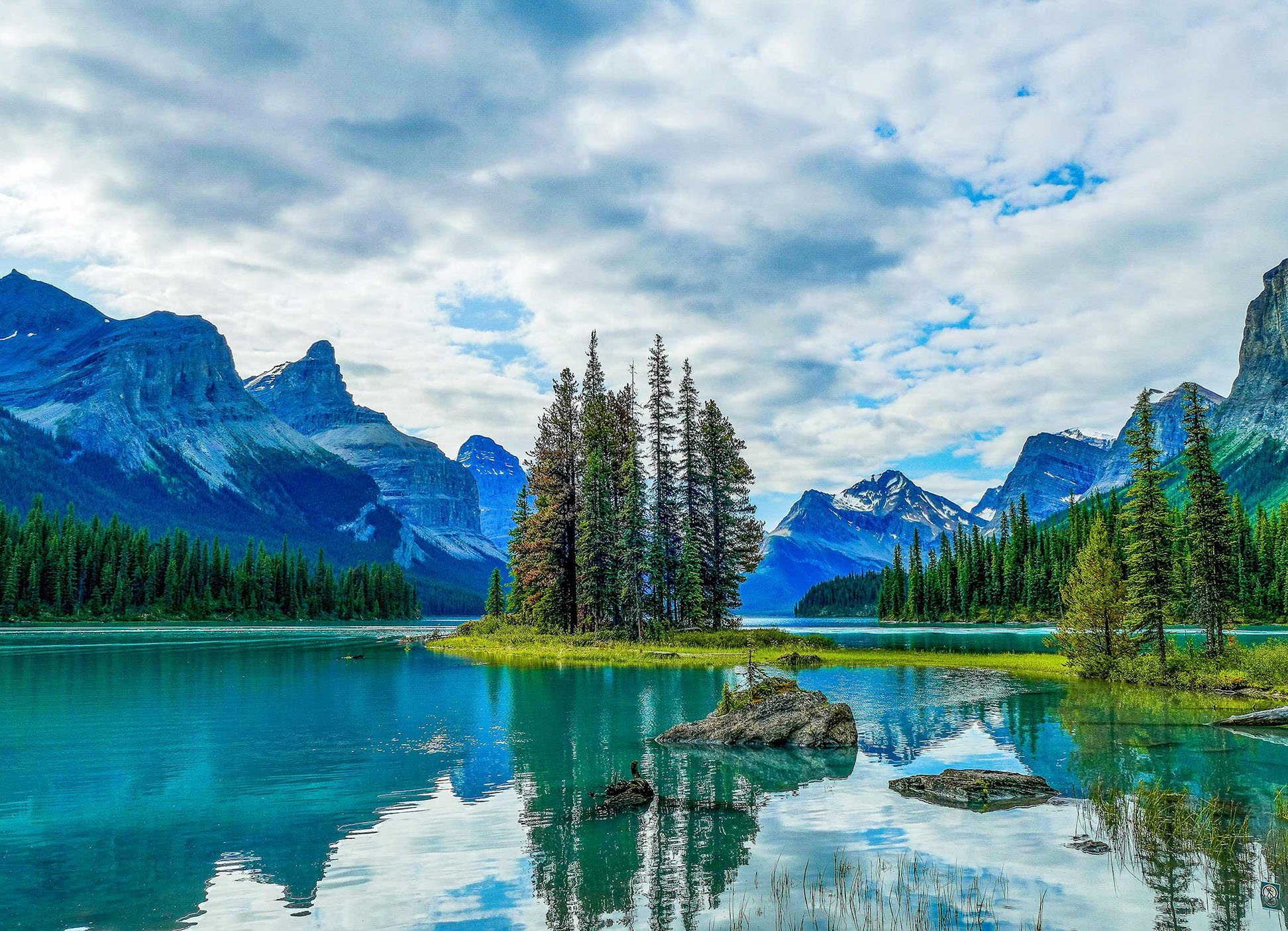 A scenic view of Jasper National Park, Canada