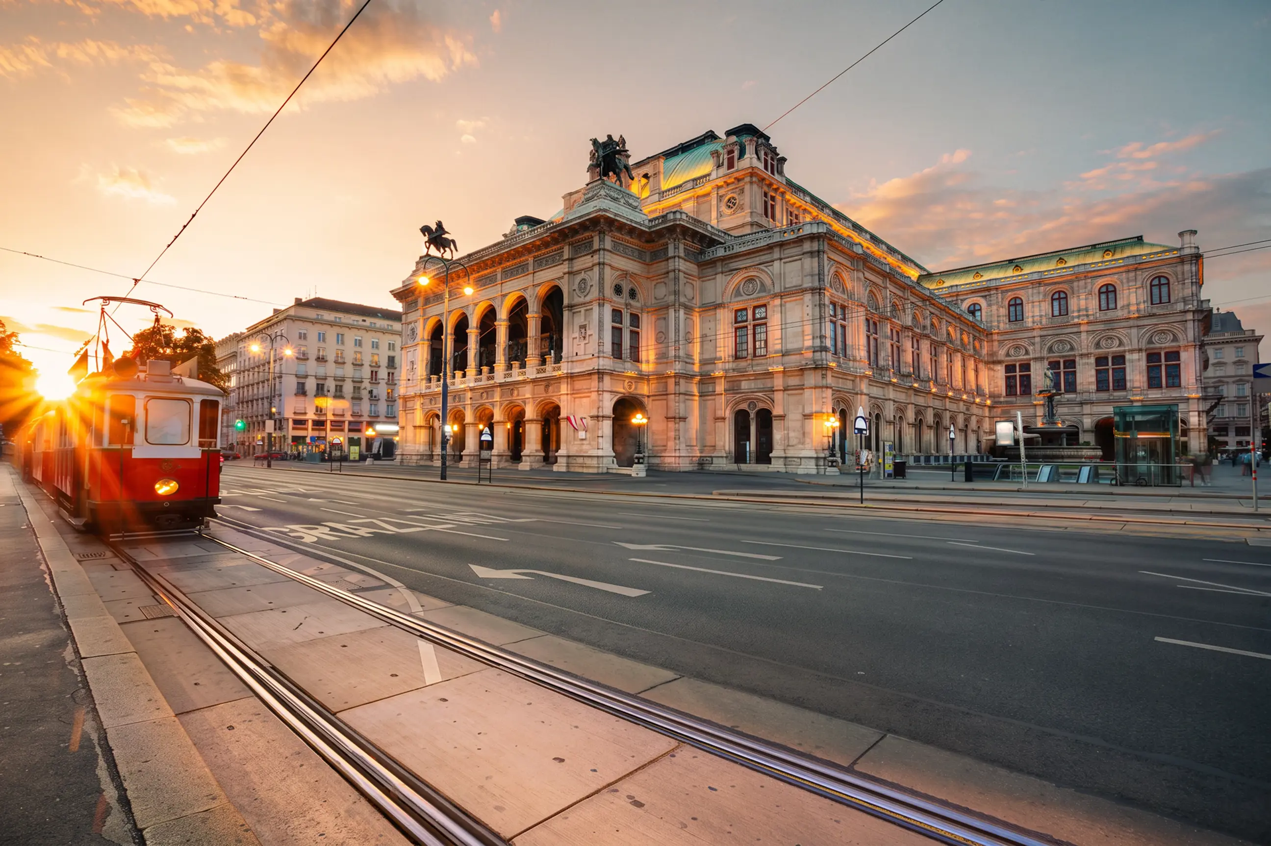 day-hero-cityscape-image-of-vienna-austria.webp